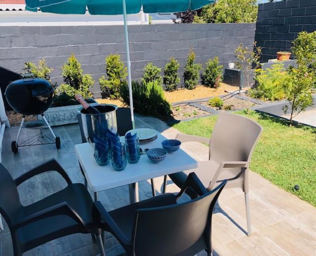 The Lily House Hermanus - Central Private Cottages view 2