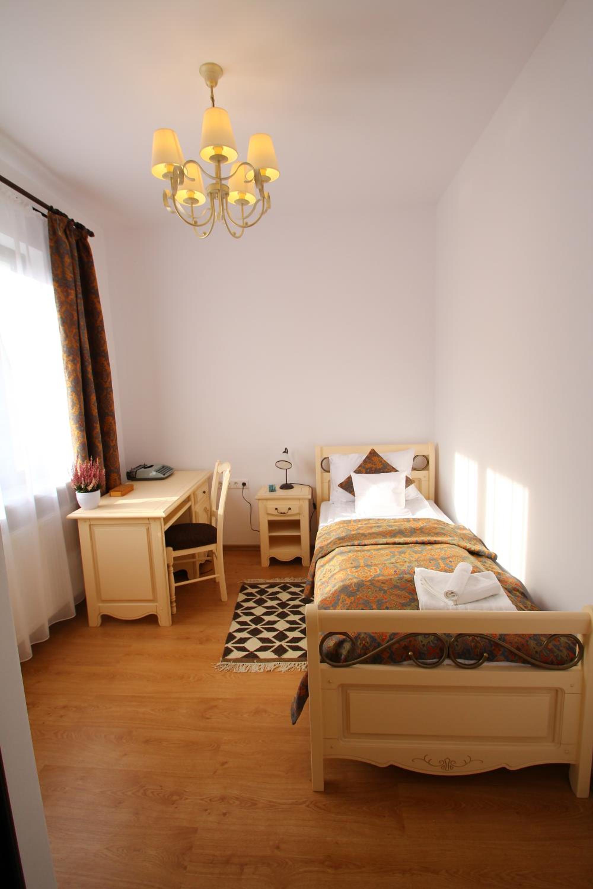 Photo 47