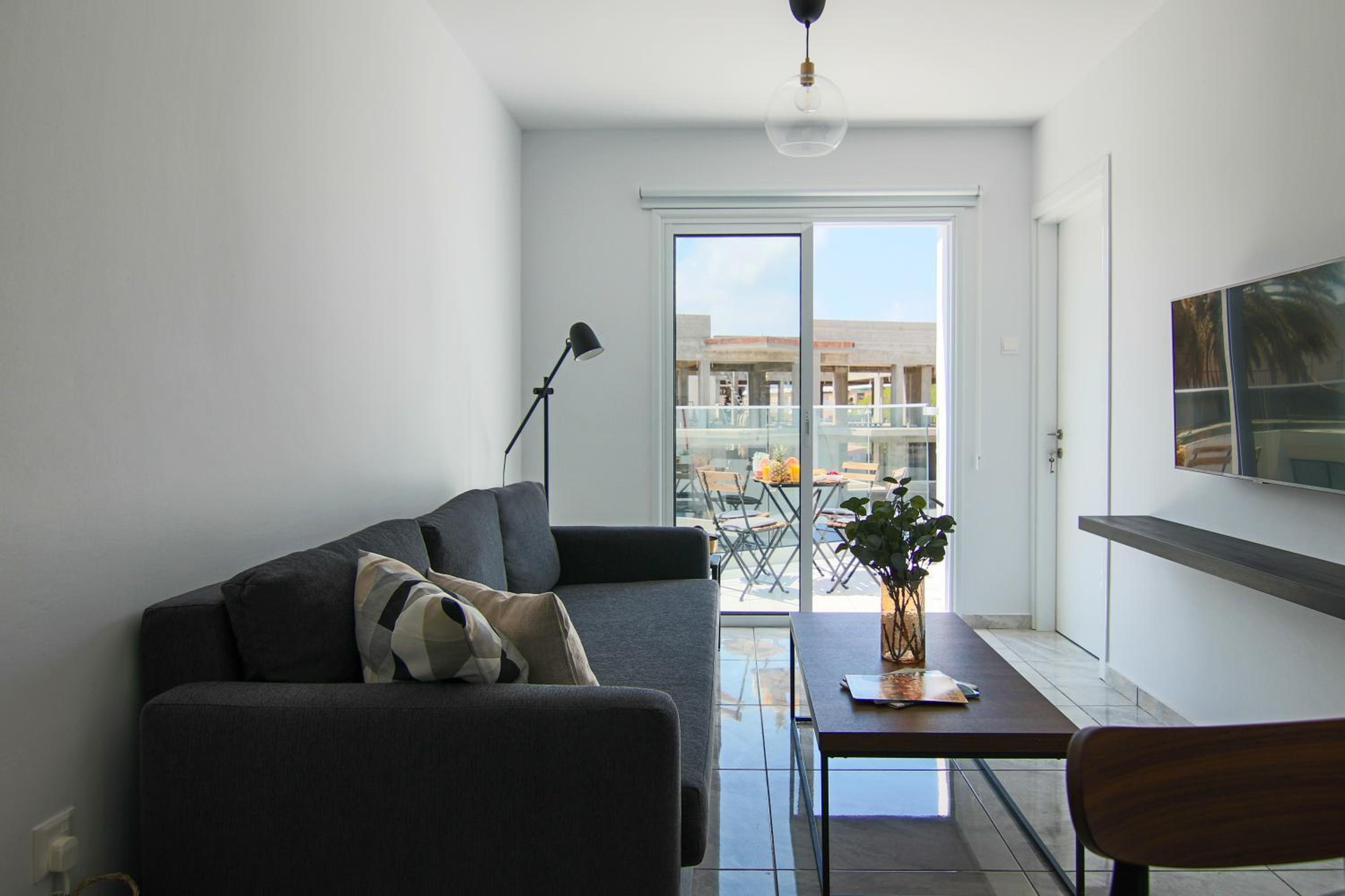 Phaedrus Living: Seaside Luxury Flat Lighthouse 74