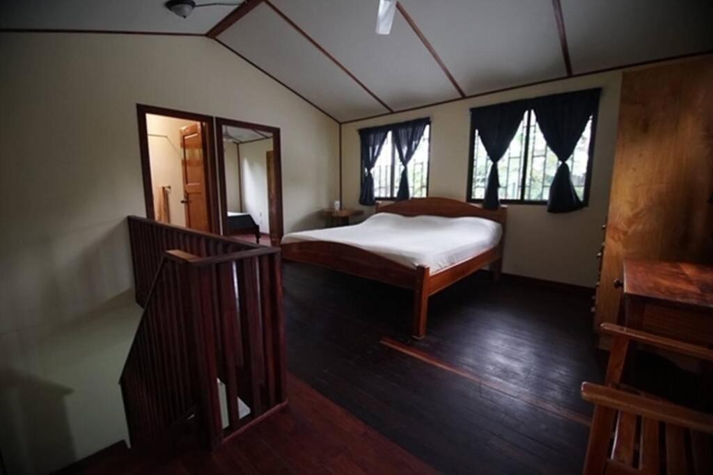 Pavones Point Surf House in Great Location