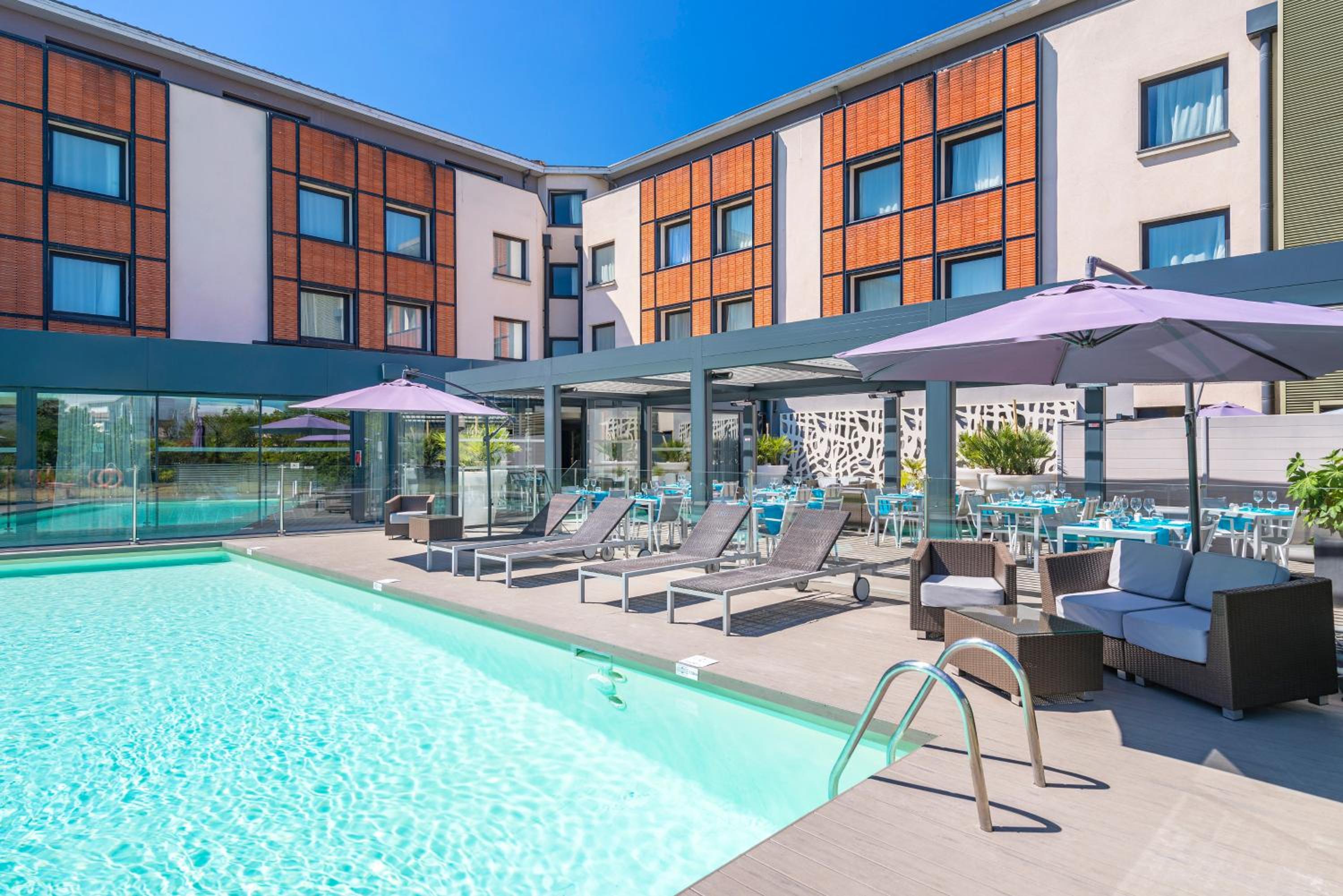 Blagnac Vacations - Holiday Inn Toulouse Airport, an IHG Hotel - Property Image 1