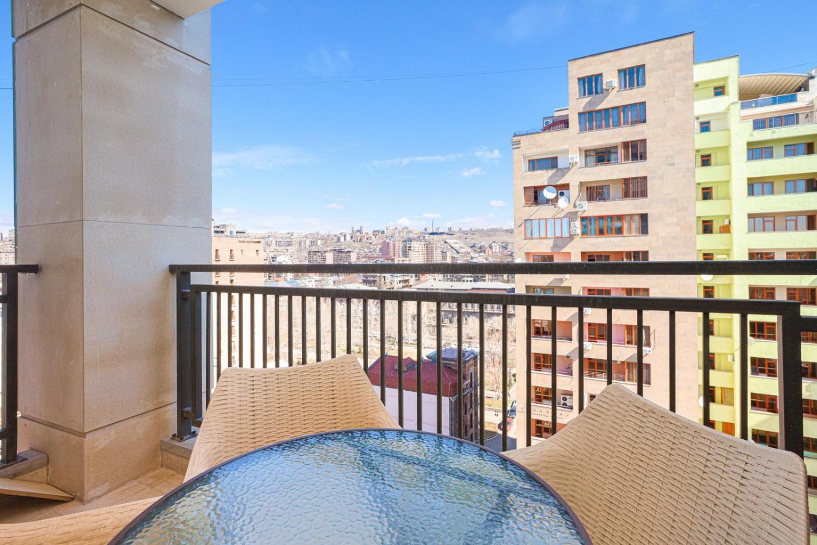 Apart-hotel on Koghbatsi 16