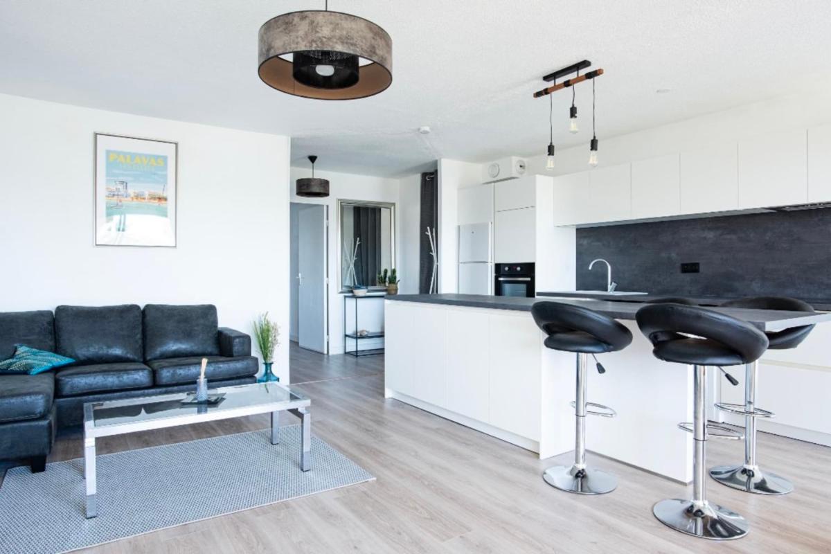 Superb Apartment Near The Port And The Sea view 2