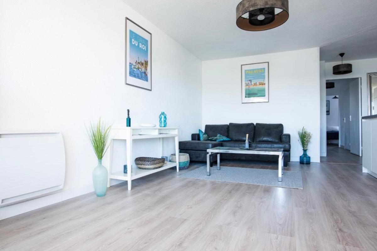 Superb Apartment Near The Port And The Sea view 3