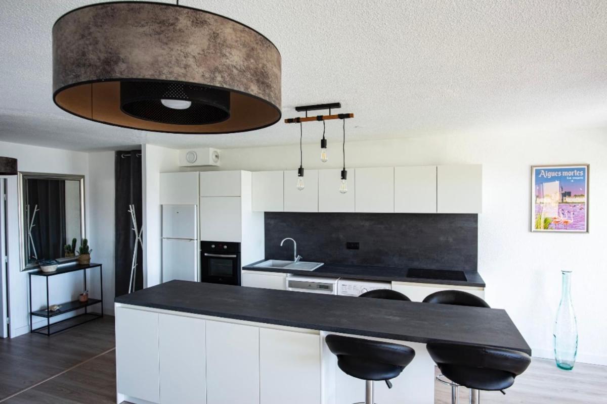 Superb Apartment Near The Port And The Sea view 5