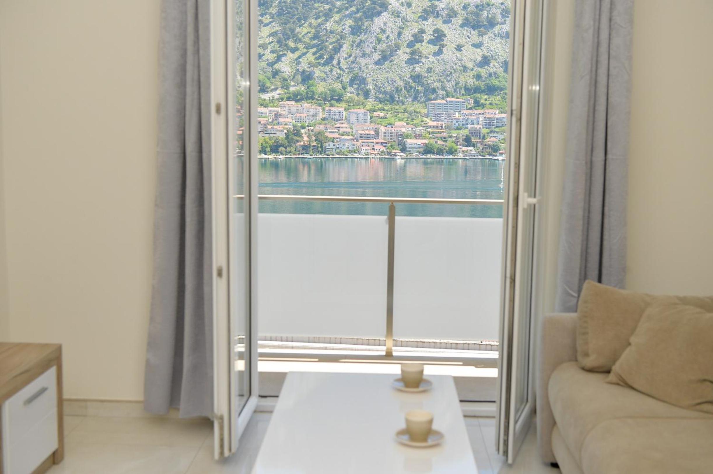Apartments Seaview Estate Radovic view 4