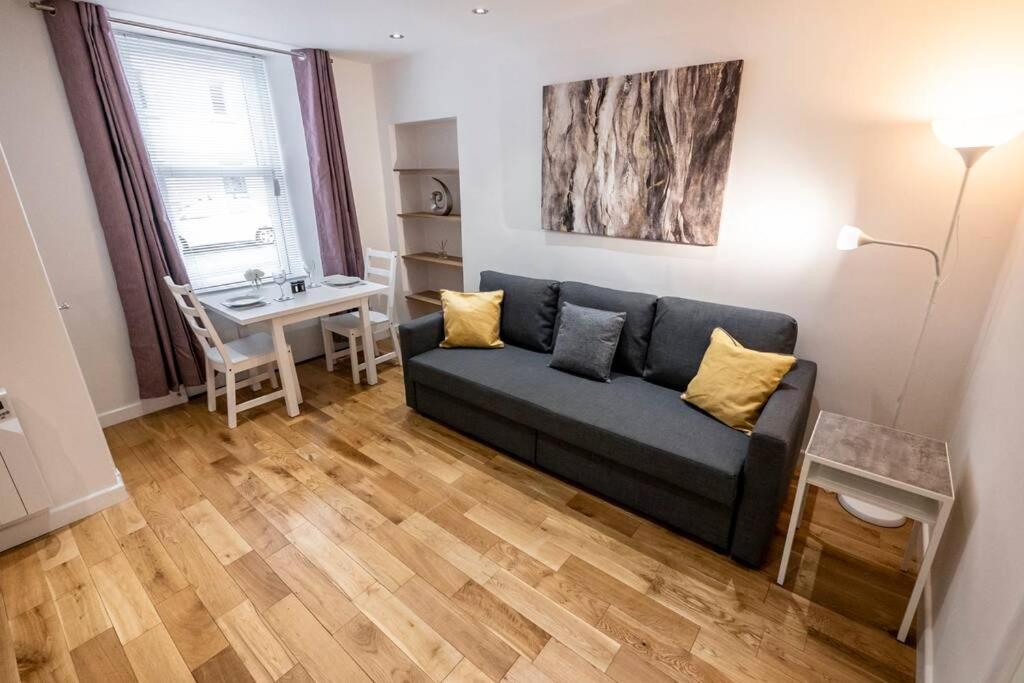 ☆ New Superhost Listing- Broughty Ferry Studio ☆ view 2