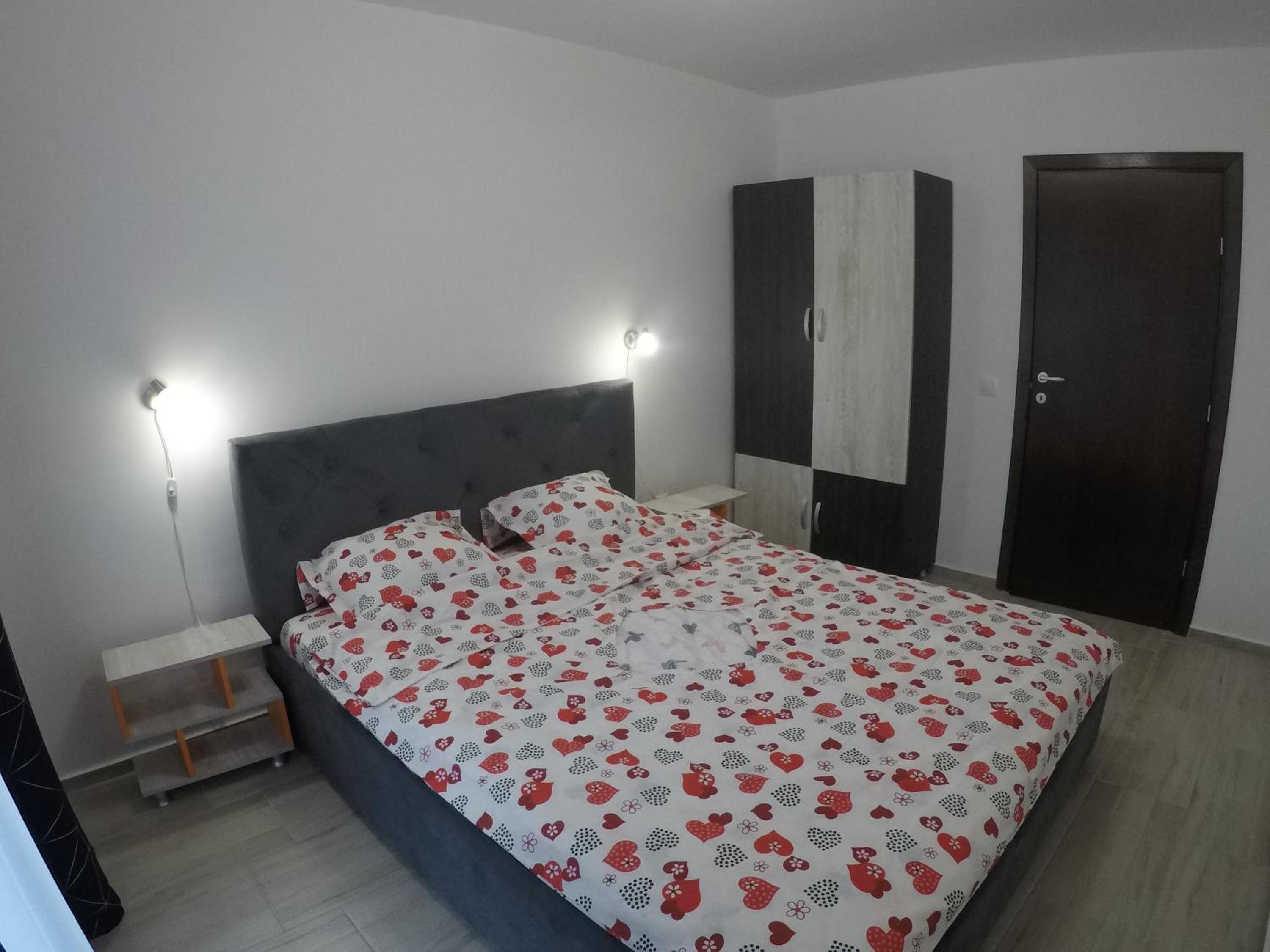 AMA Apartament cu terasă 50 mp & parcare gratuită view 2