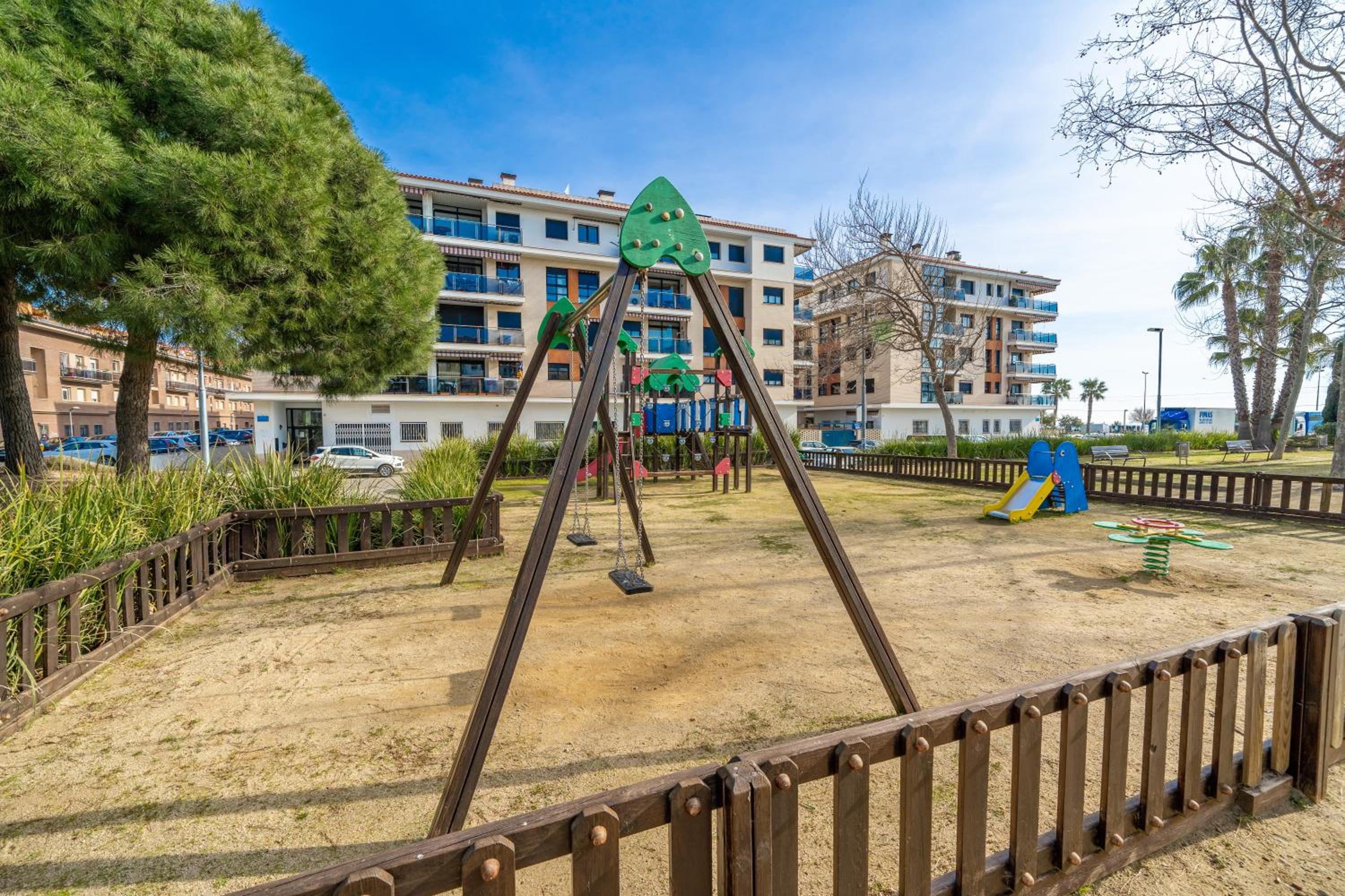 HomeHolidaysRentals Adara view 5