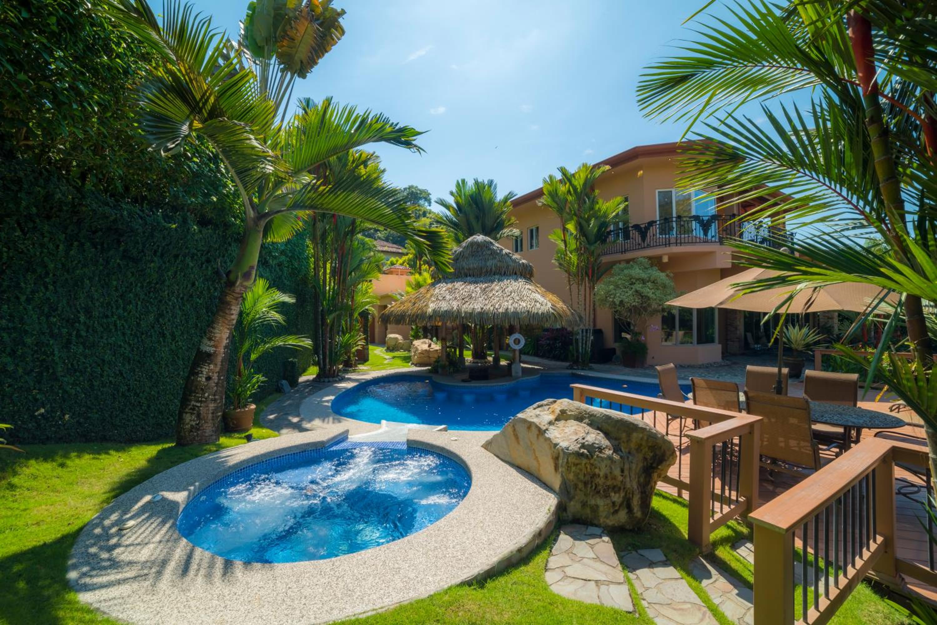 Casa Oasis 5 bdrs private pool in Los Suenos
