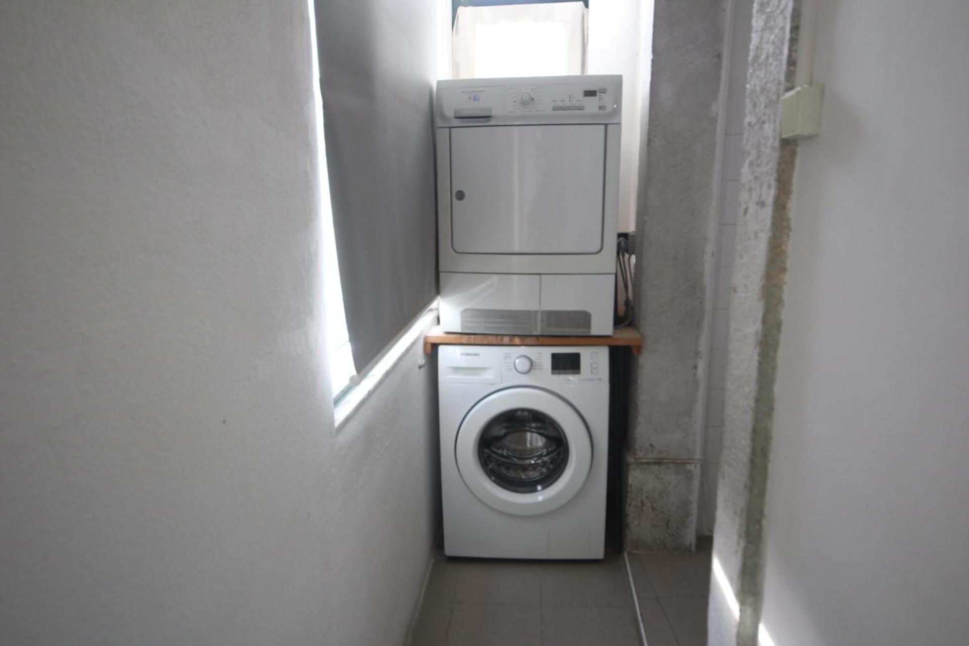 Romantic Chiado 7 -Private small single room with No Outside Window view 4
