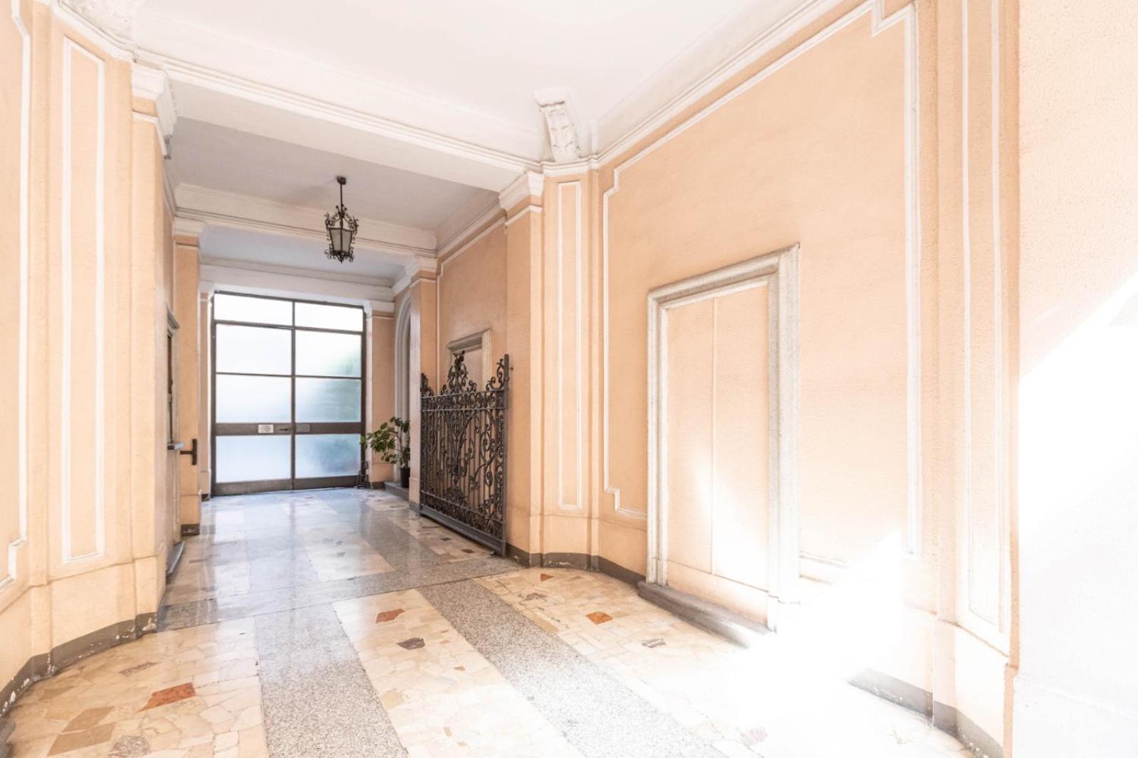 Luxury Apartment in Milan Center