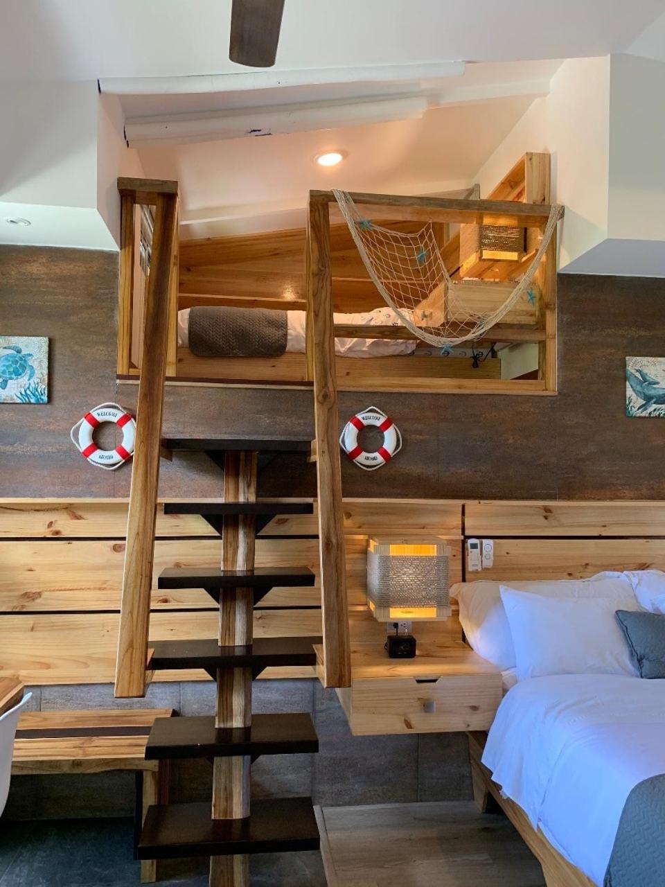 ARANJUEZ LOFTS Santa Ana