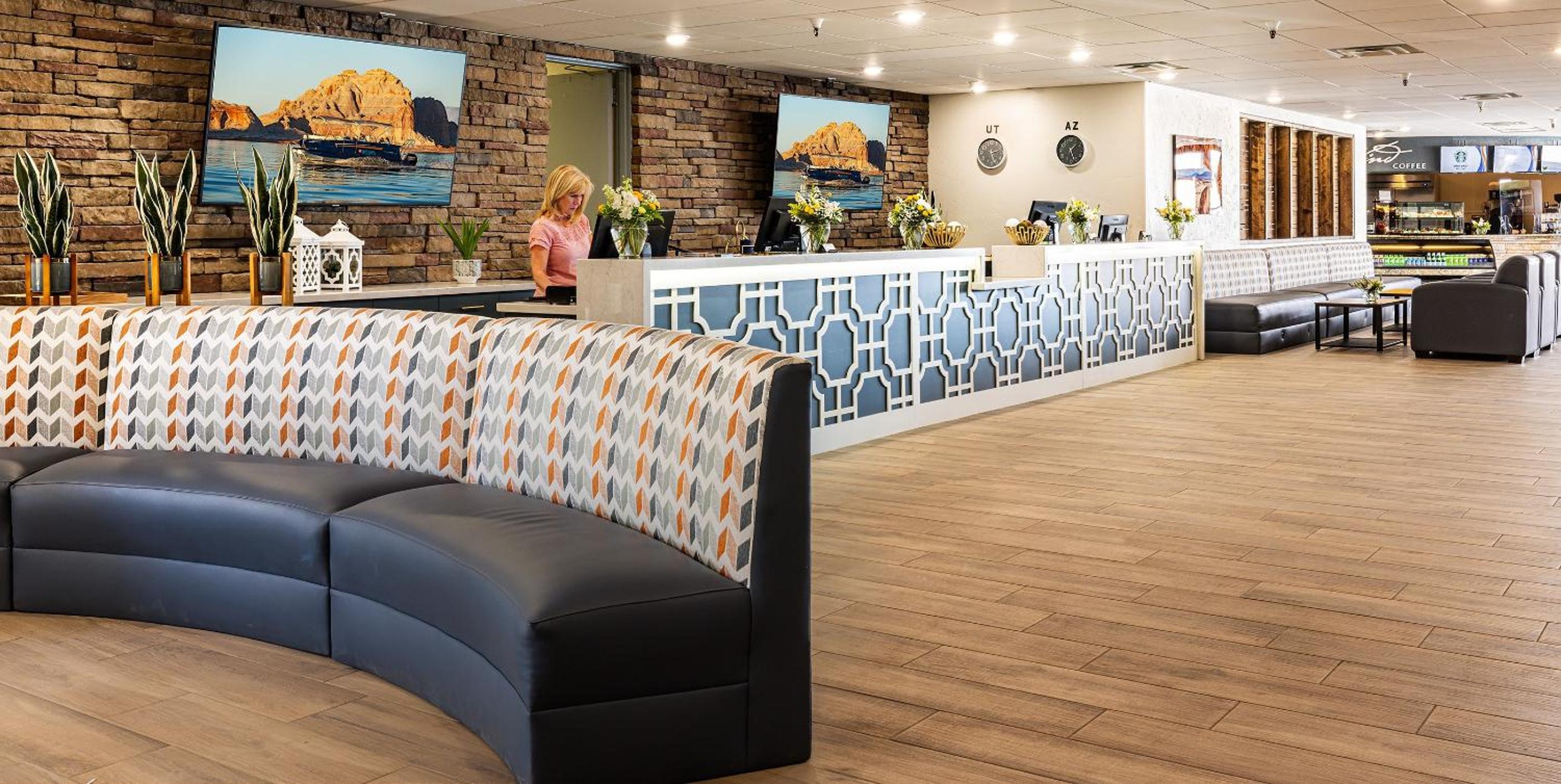 Page Vacations - Lake Powell Resort - Property Image 2