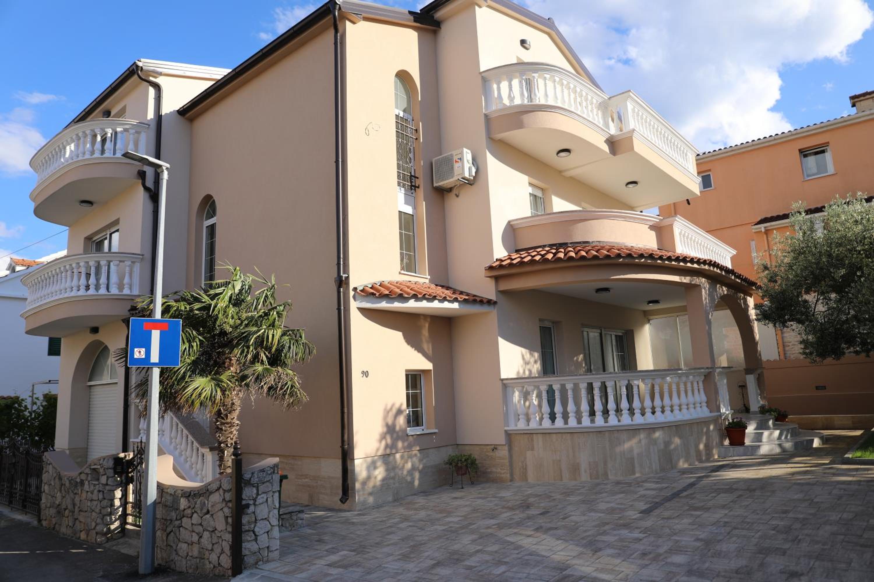 Hotel Apartmani Delač - Image 1