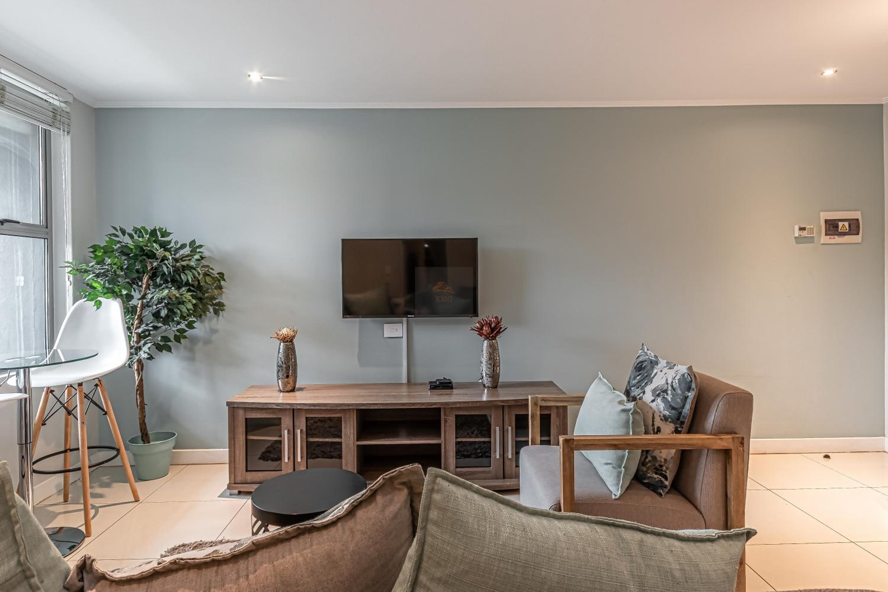 KMG Apartments at The Apex