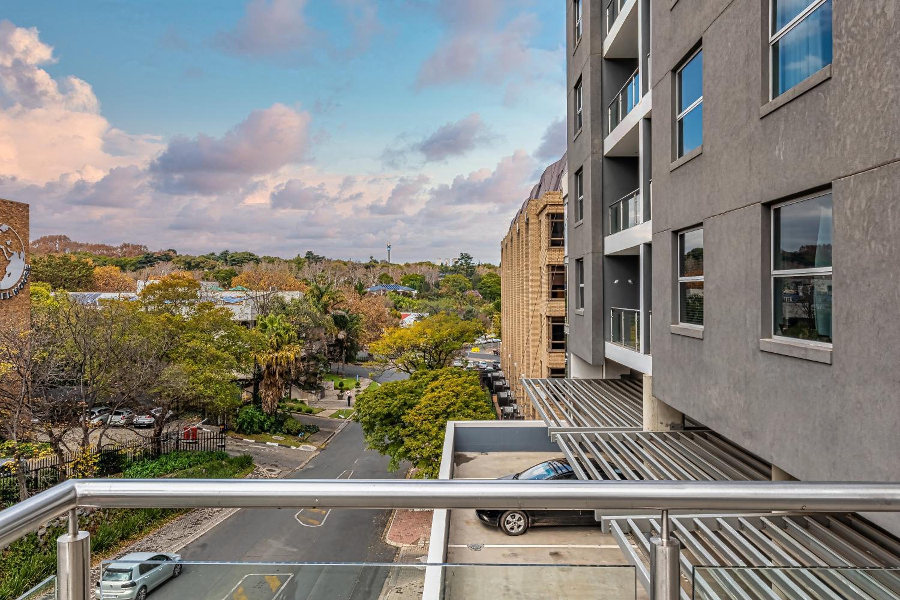 KMG Apartments at The Apex