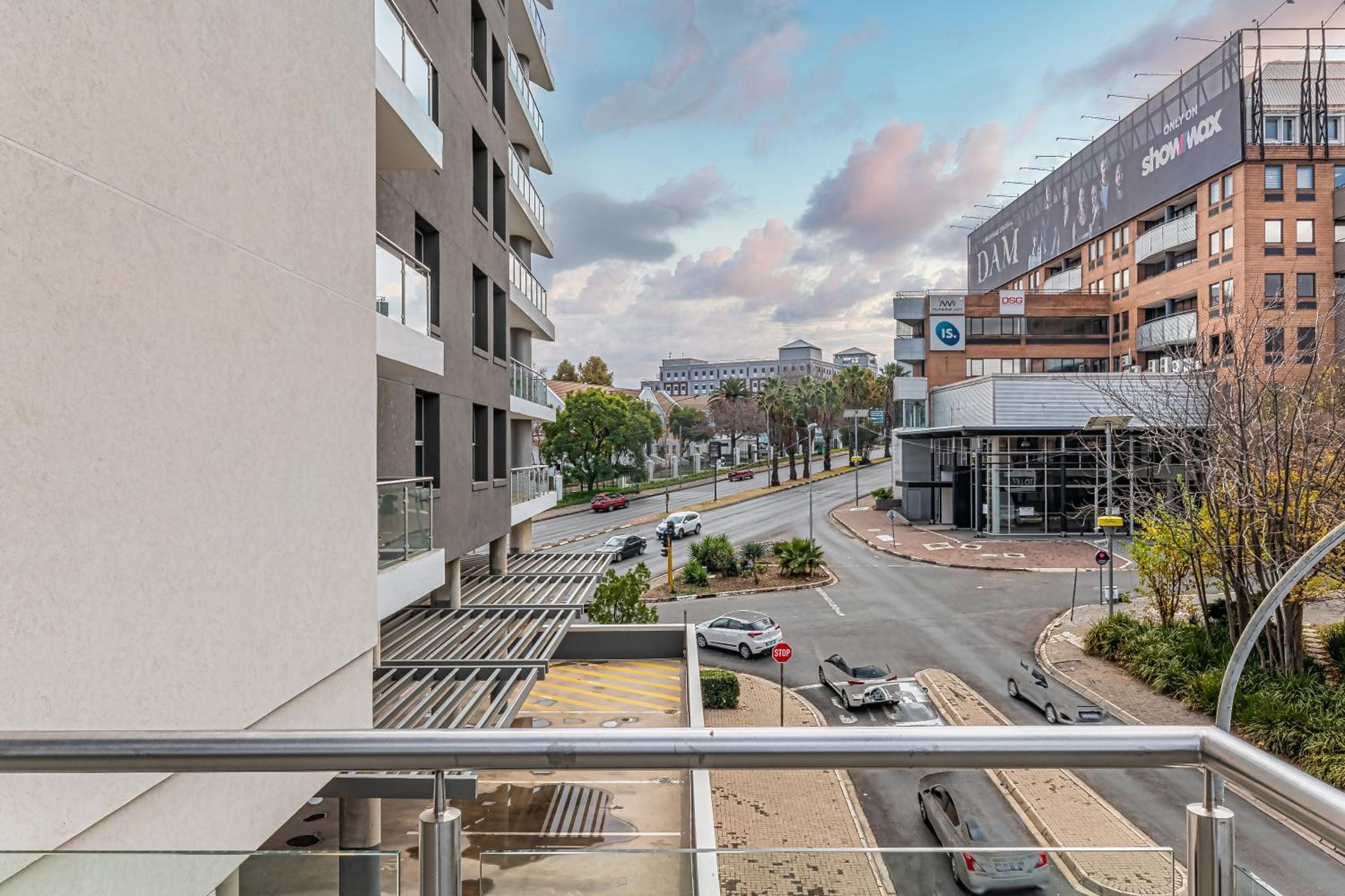 KMG Apartments at The Apex