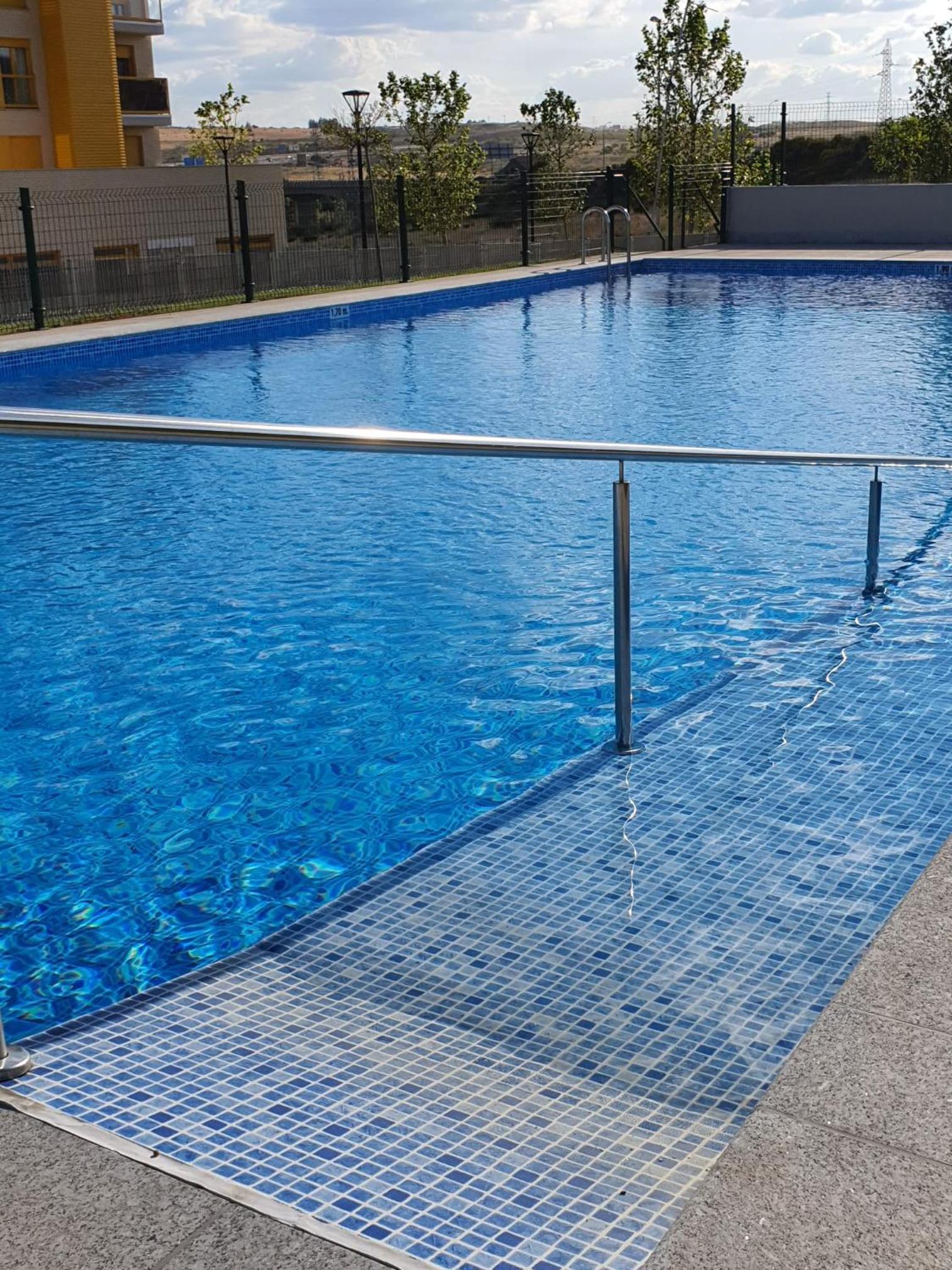 Apartamento nuevo, accesible y con piscina !!!