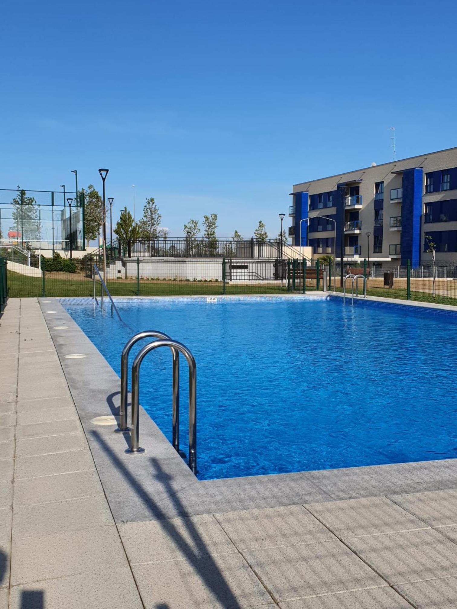 Apartamento nuevo, accesible y con piscina !!!