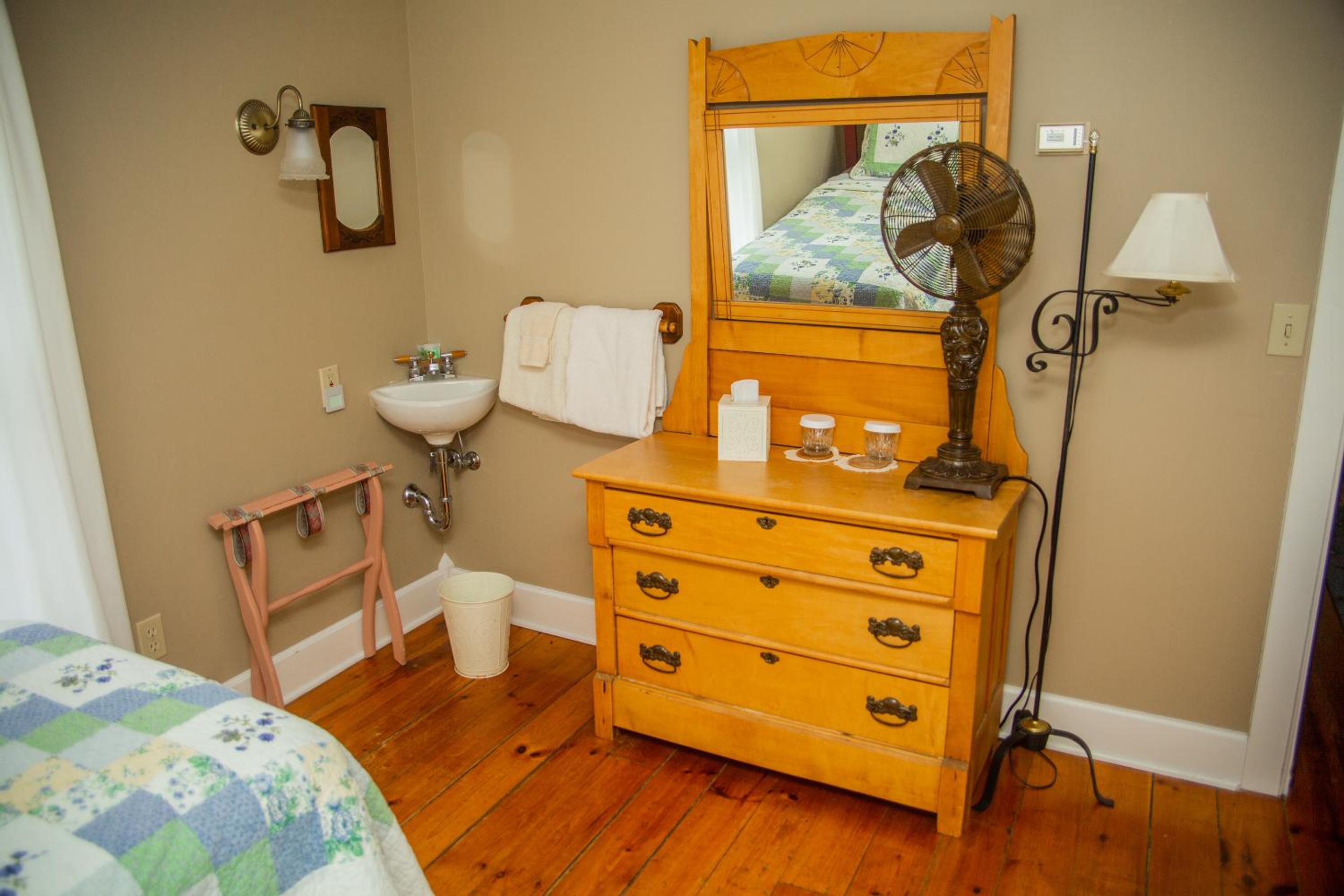 Sylvan Inn Bed & Breakfast