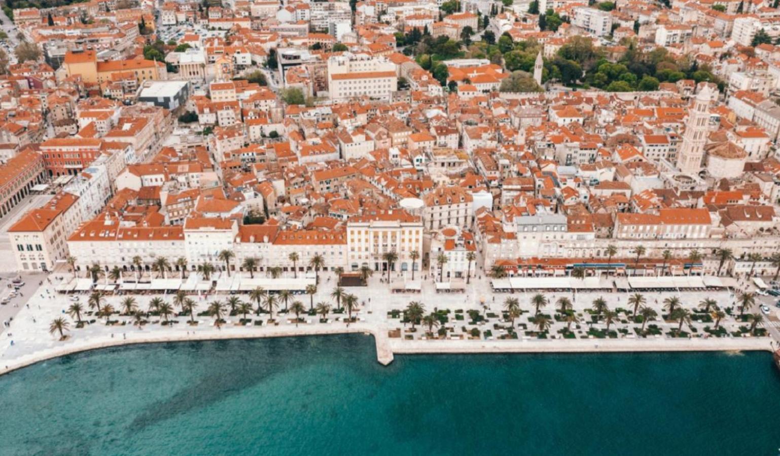 Hotel Four Elements - Image 1