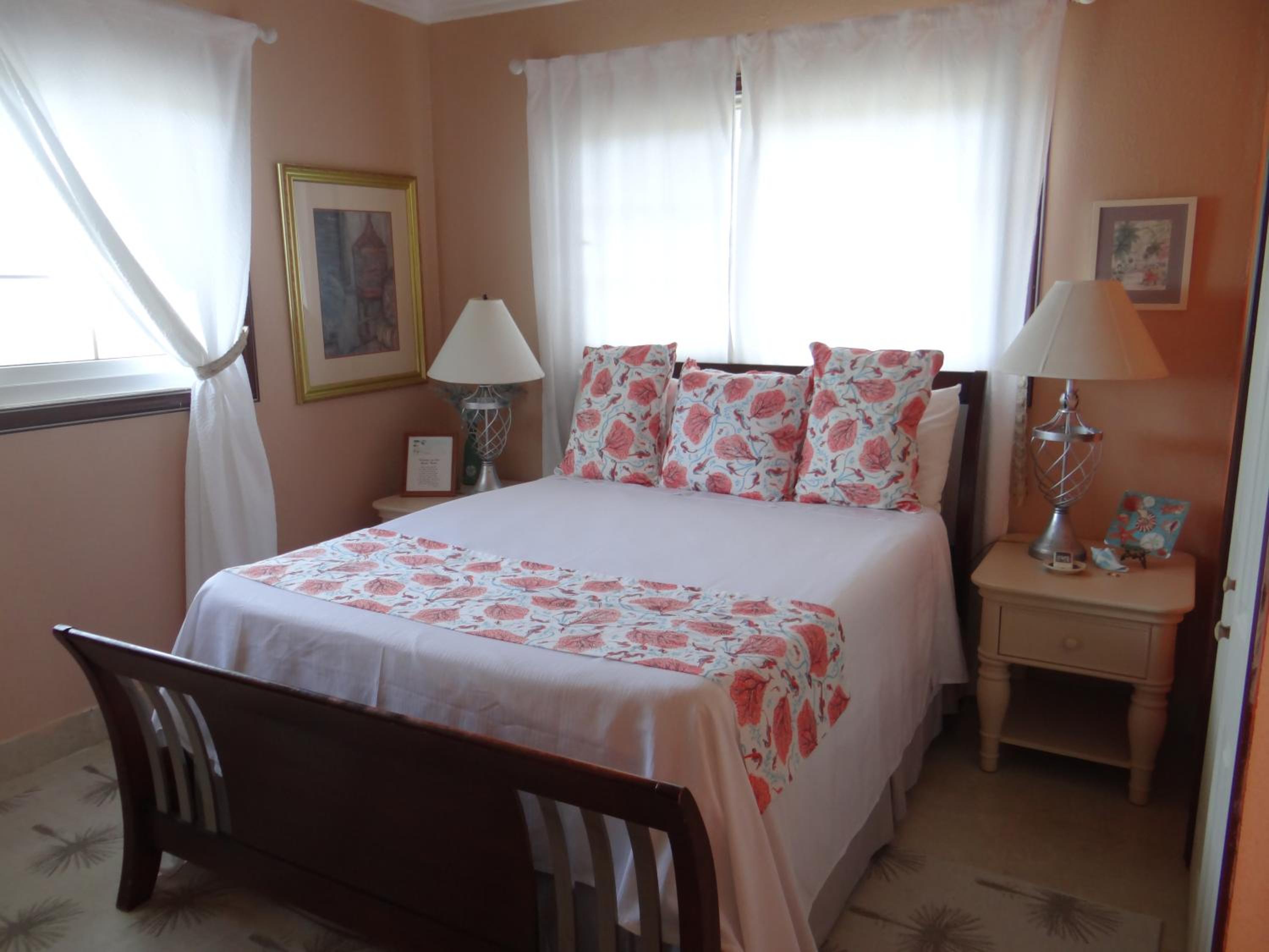 Rollezz Villas Beach Resort