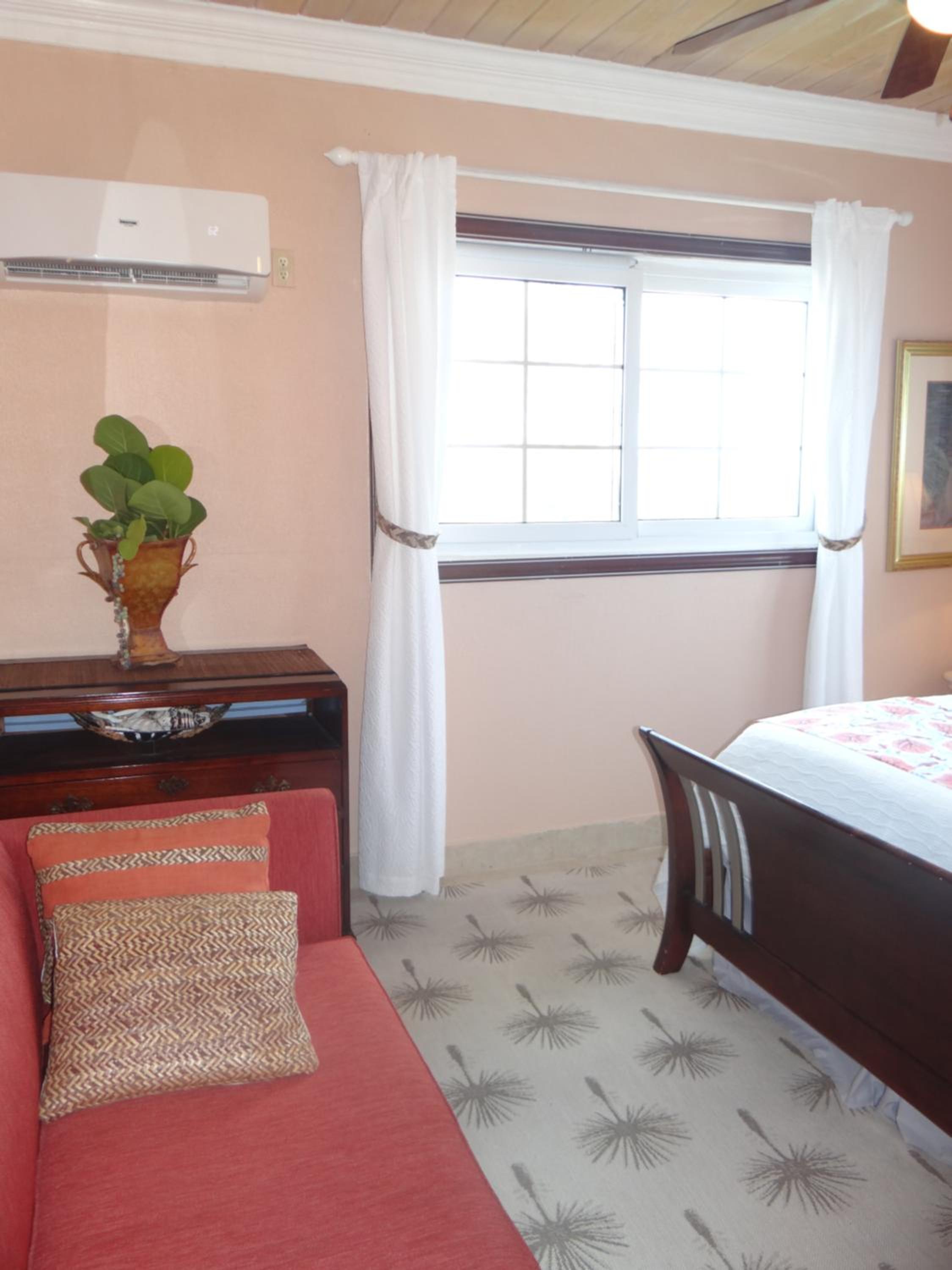 Rollezz Villas Beach Resort