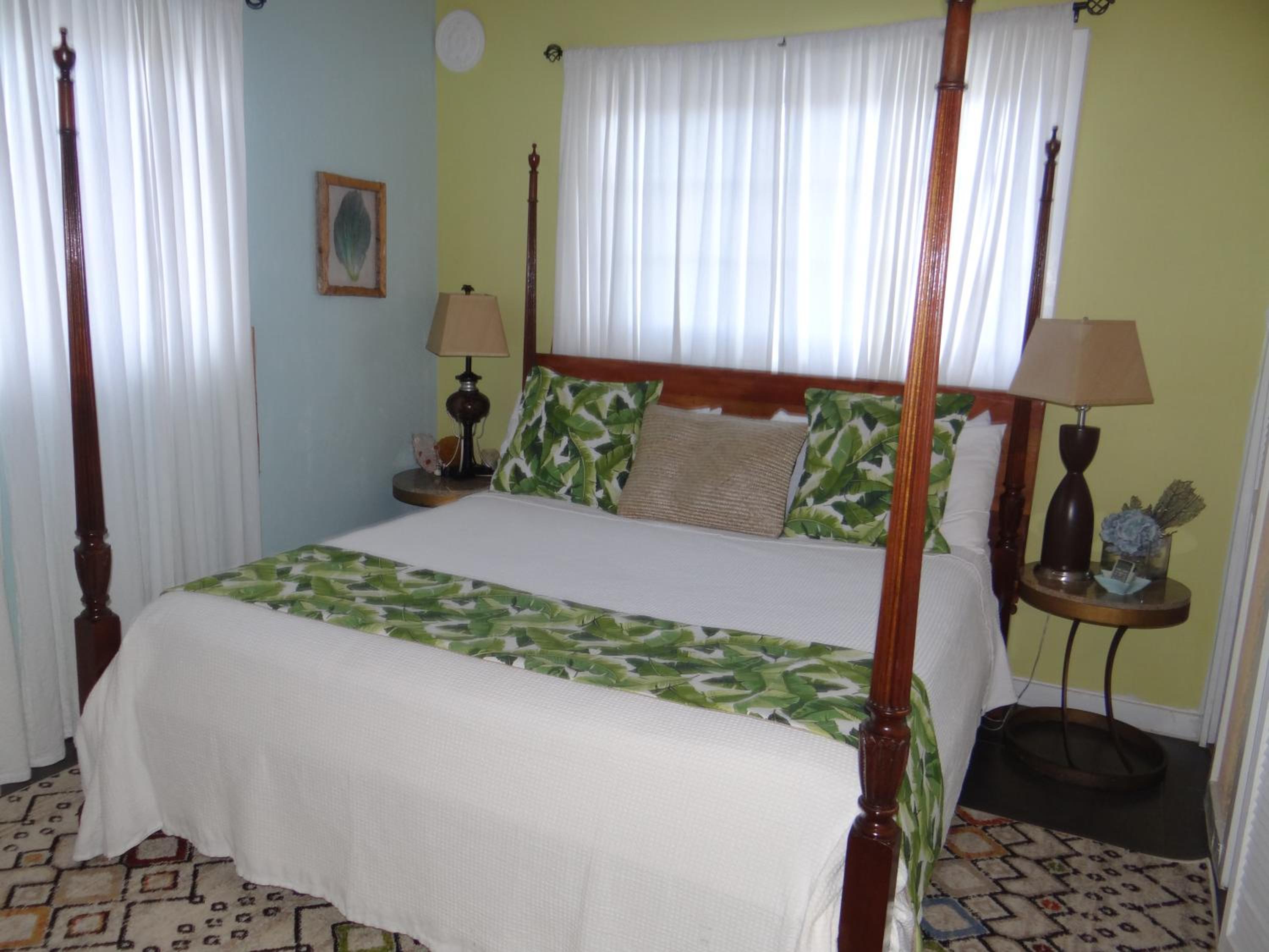 Rollezz Villas Beach Resort