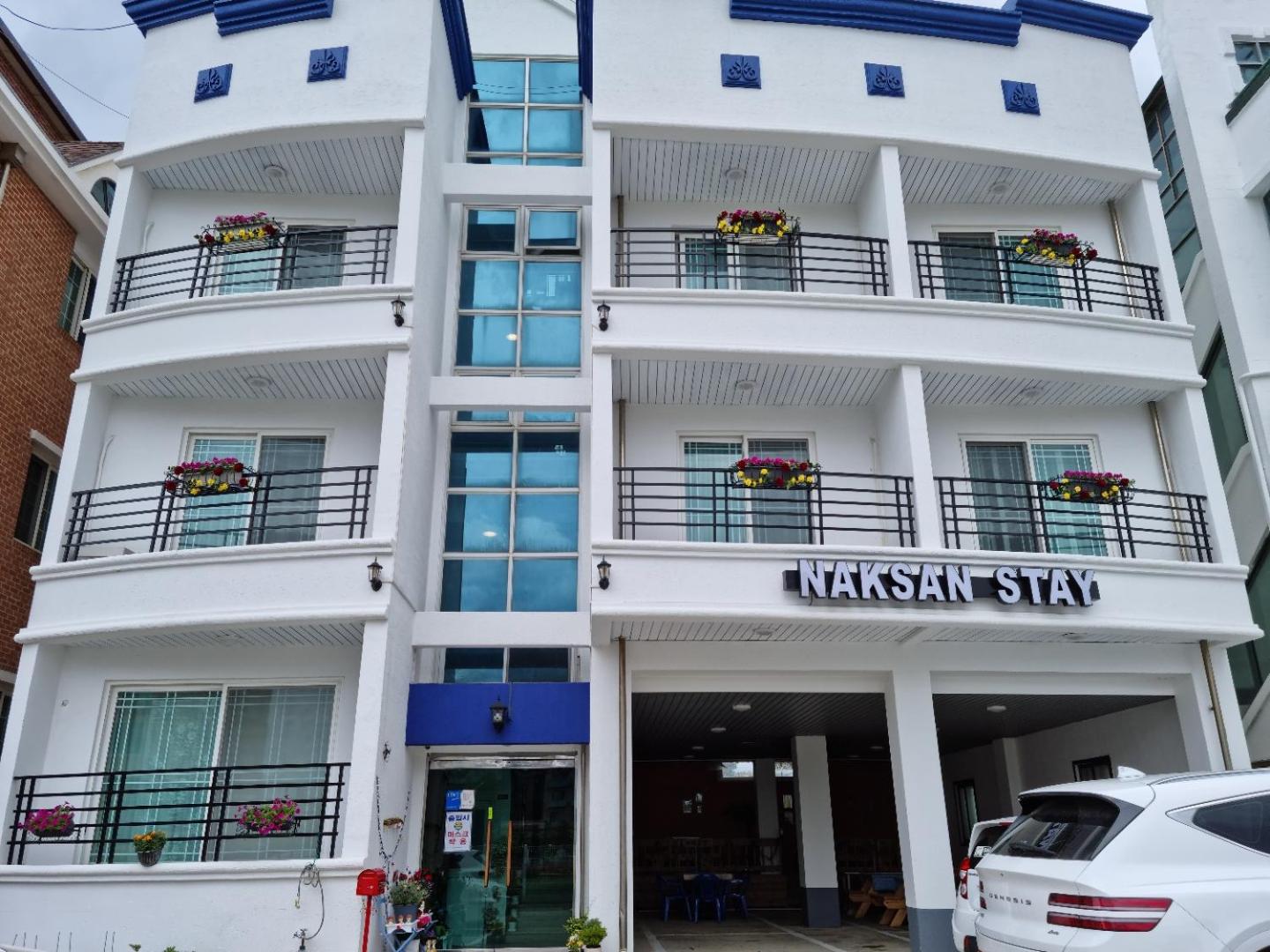 Naksanstay