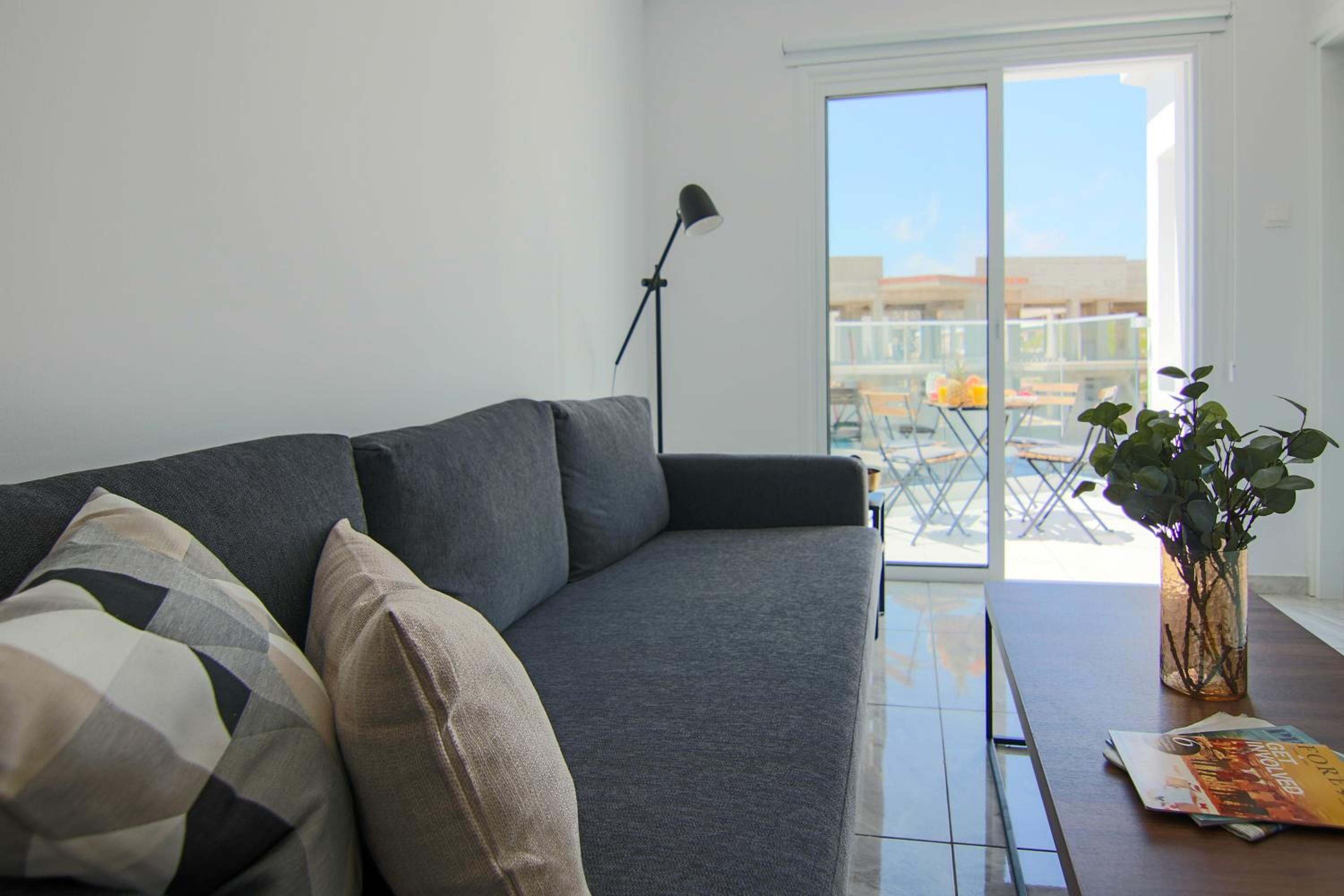 Phaedrus Living: Seaside Luxury Flat Lighthouse 74