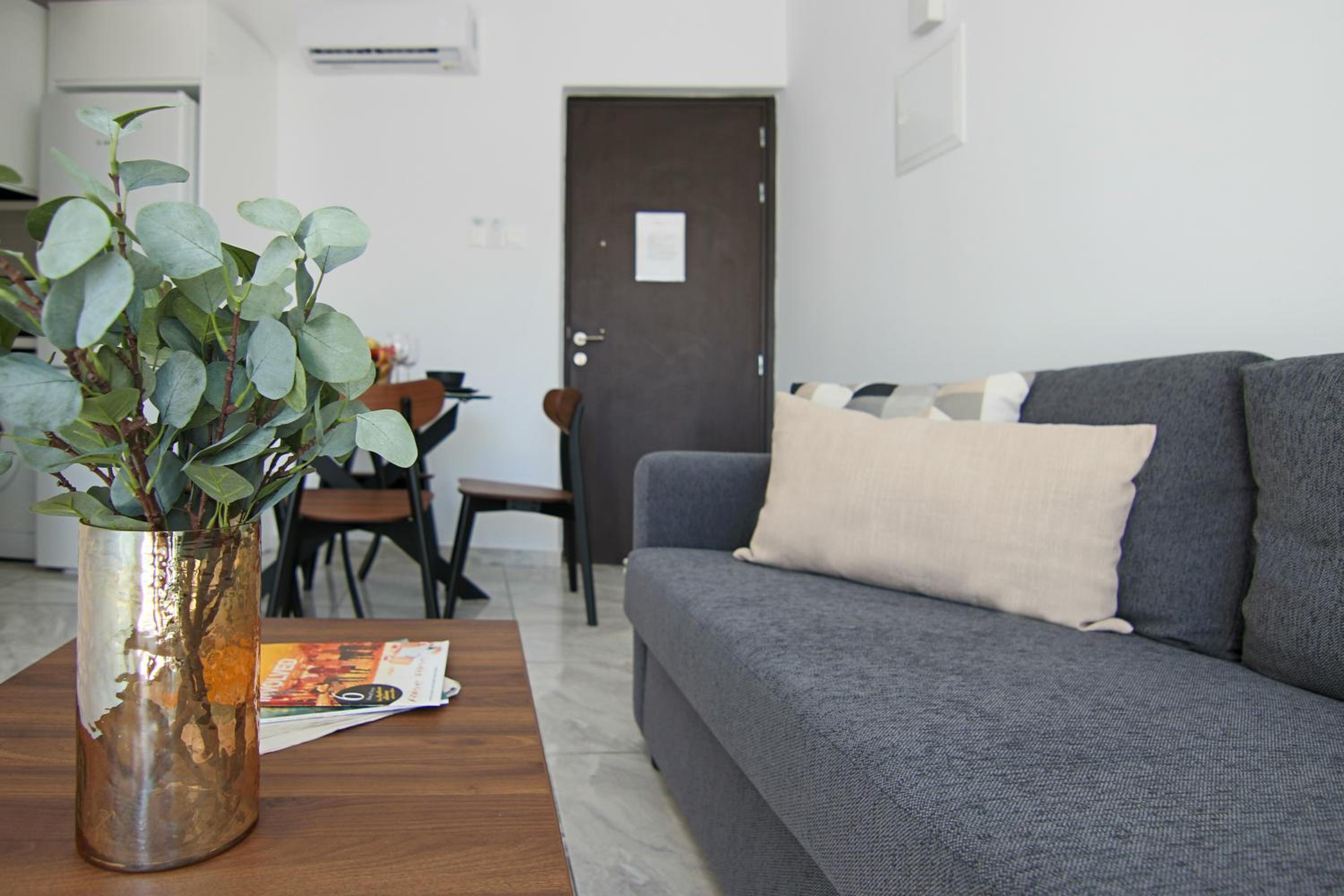 Phaedrus Living: Seaside Luxury Flat Lighthouse 74