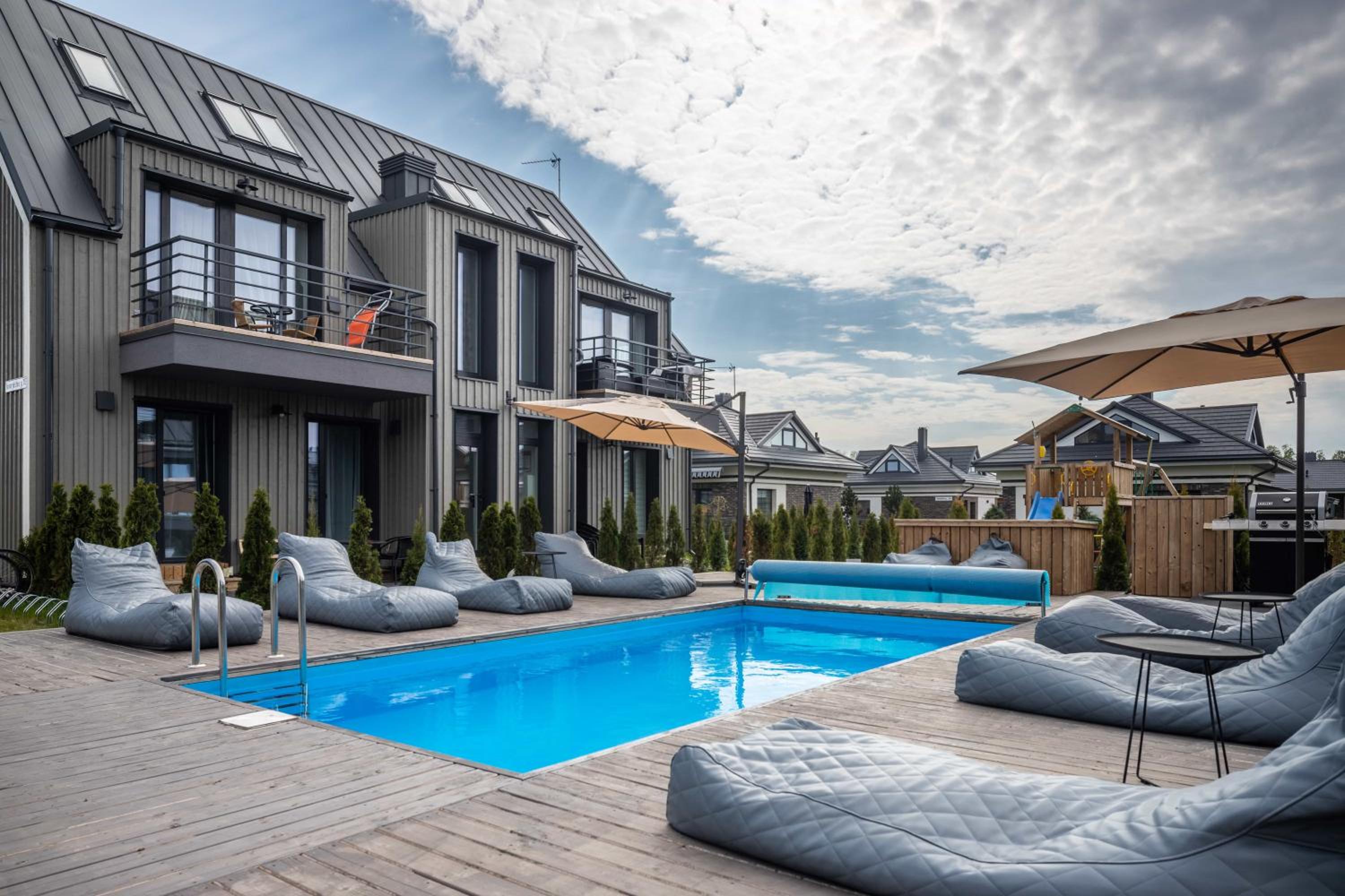 Green Shine Apartment, By Cohost view 2