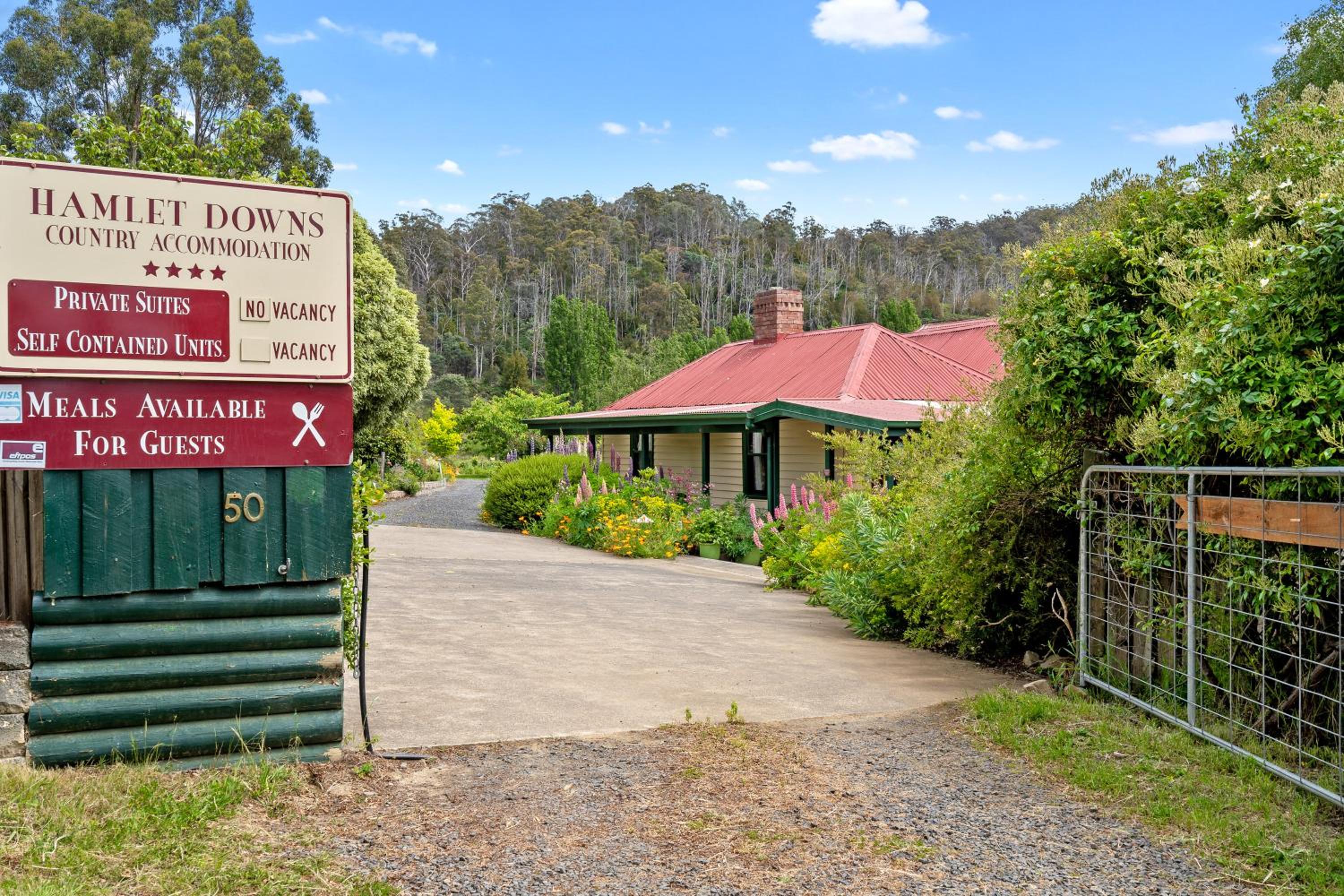 Hamlet Downs Country Accommodation view 3