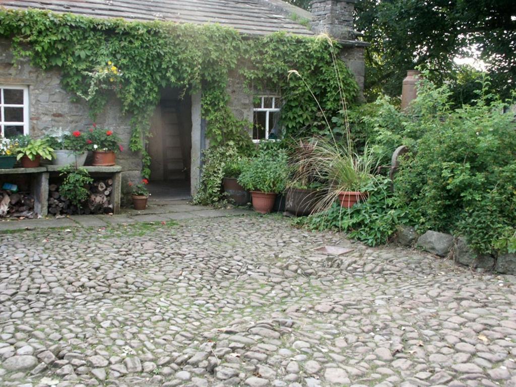 Temple Farm House view 4