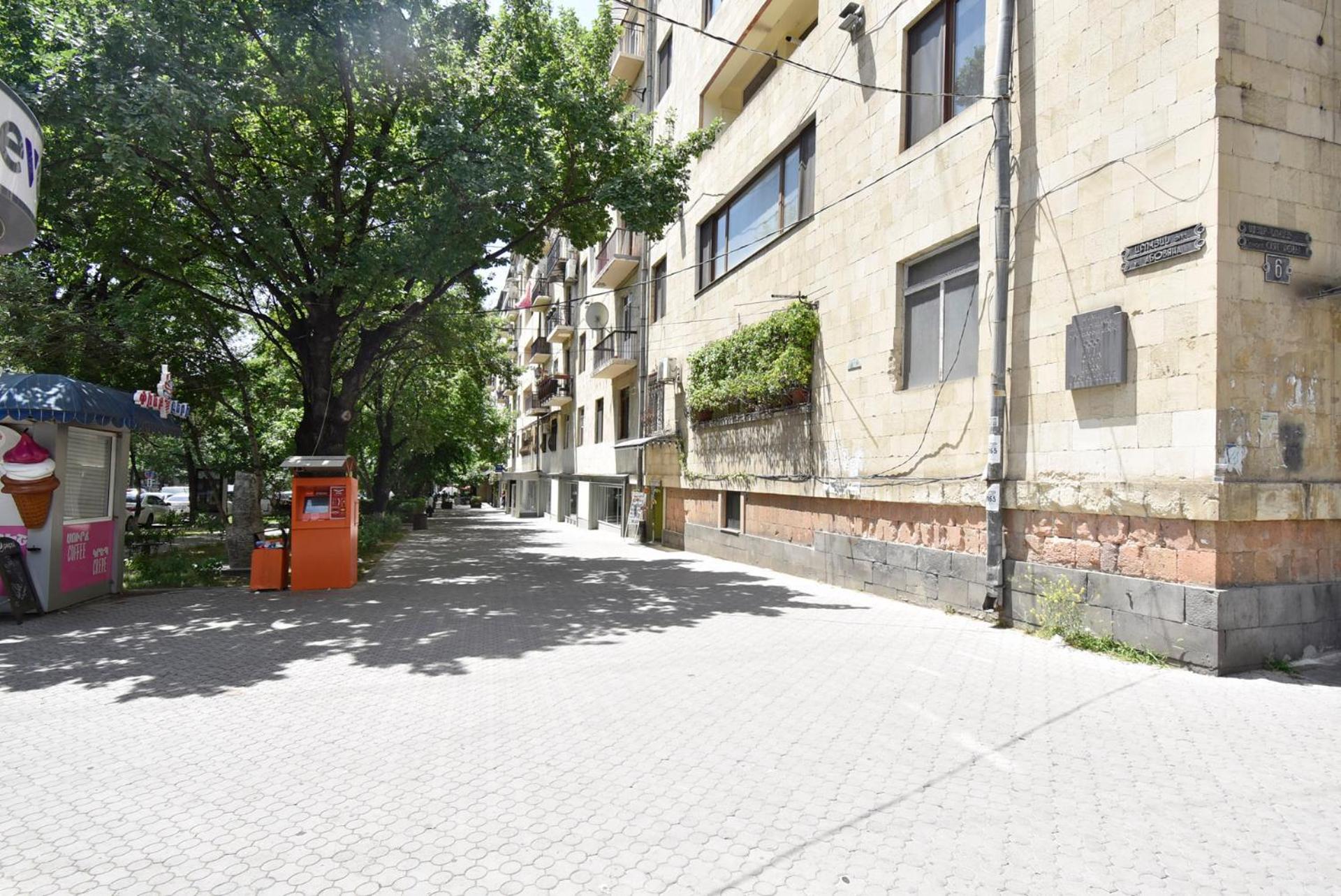 One-Bedroom apartment with TERRACE, in the HEART of the City, MyStreet company