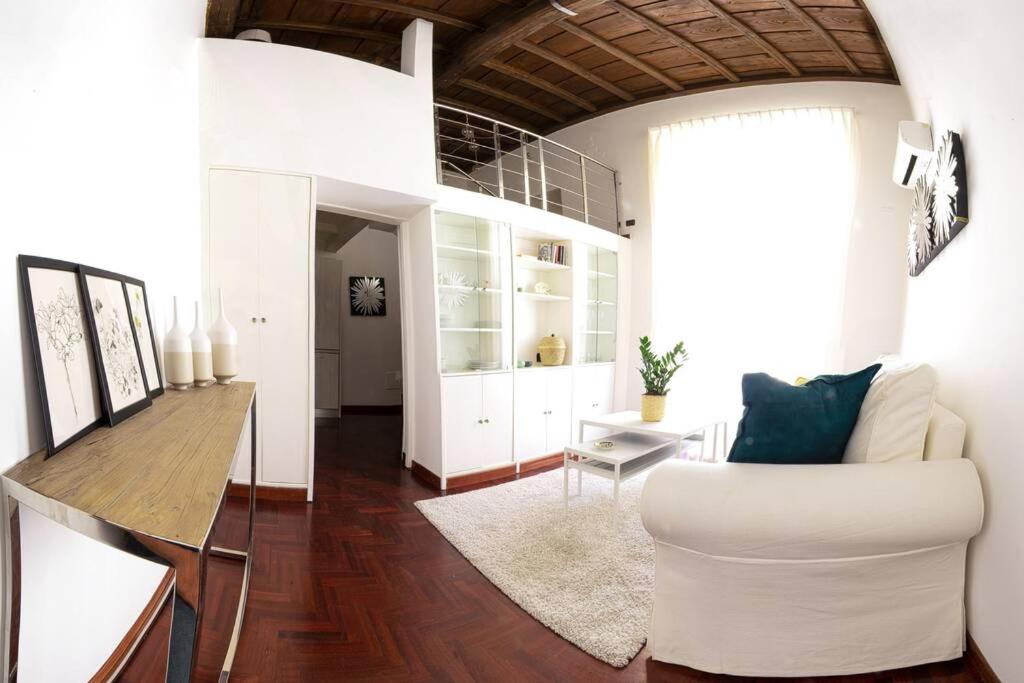 Chiara's place at Pantheon - your apt in Rome
