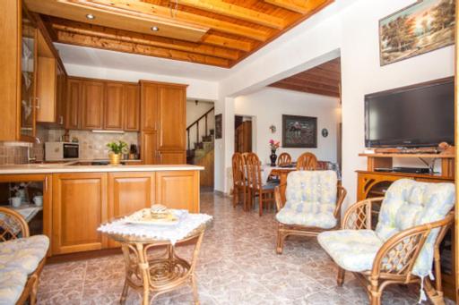 Fernanda's Traditional 2 Floor House photo 2