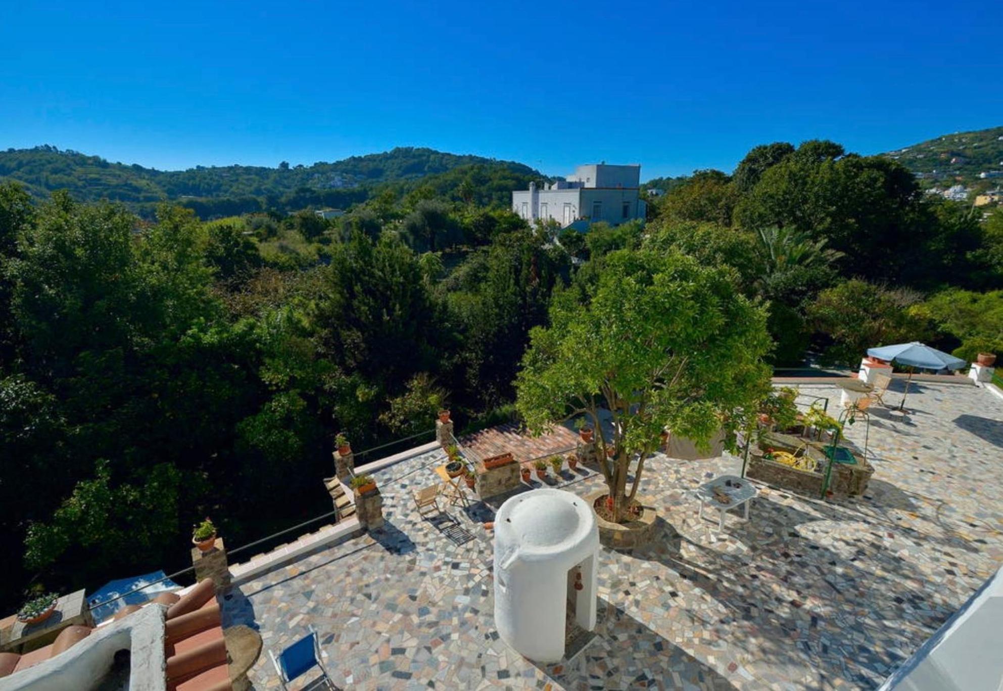 Villa Vincenzo Di Meglio view 3