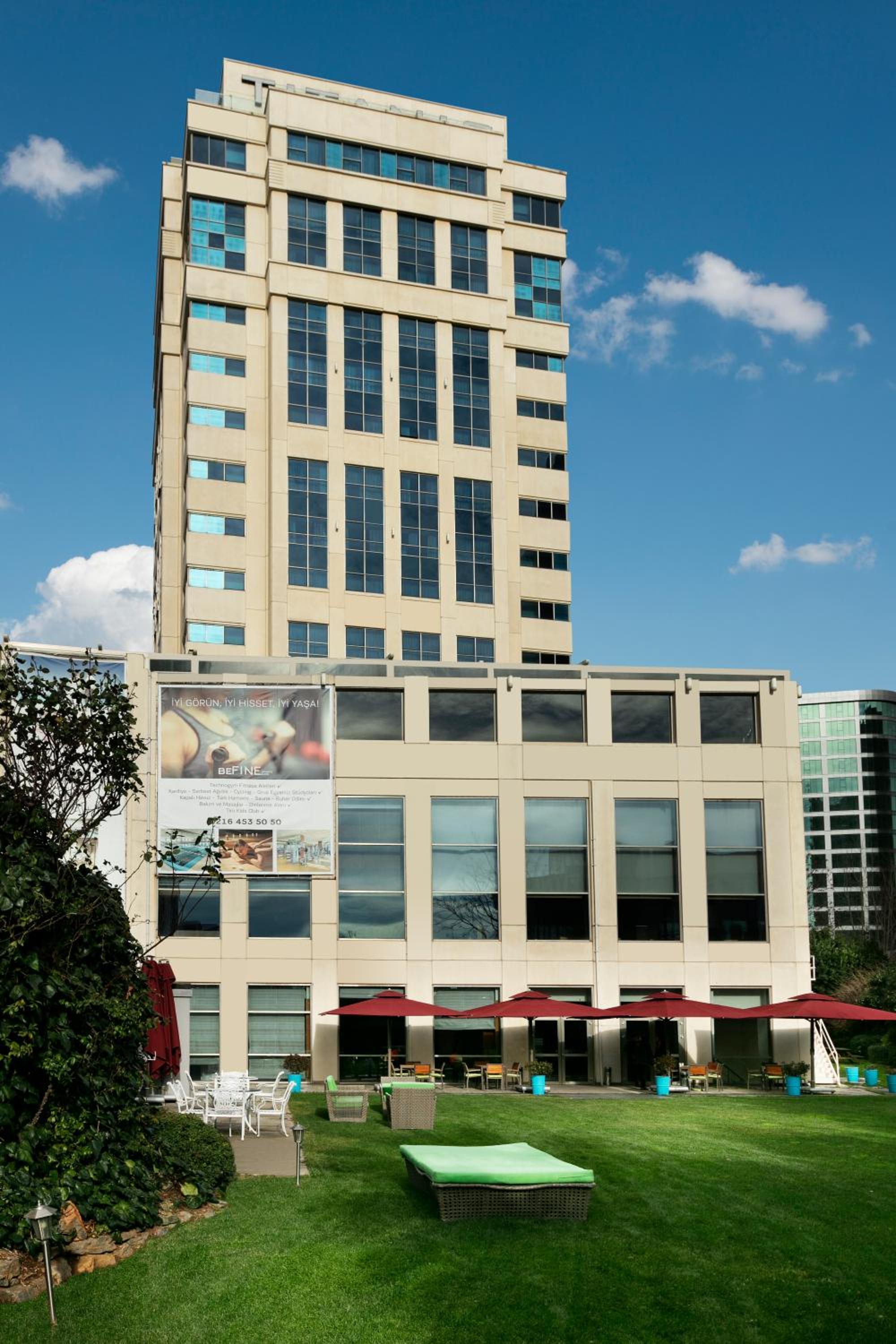 Titanic Business Kartal - Image 15