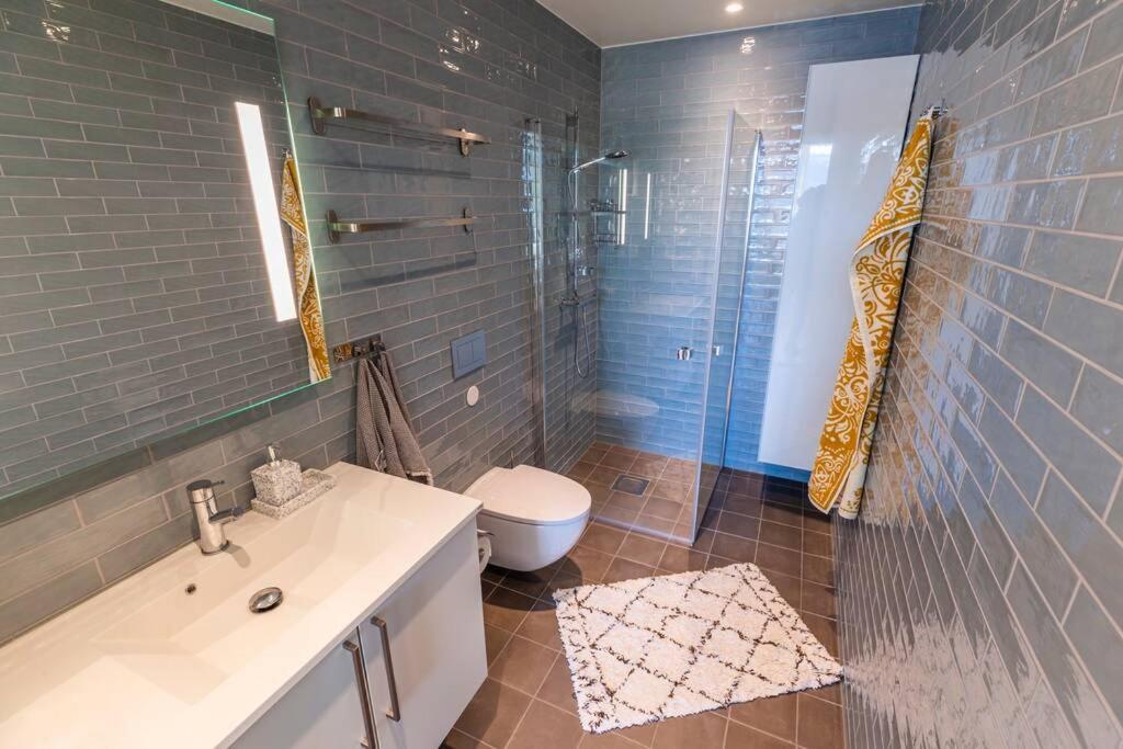 Mjøssuite with lovely view view 4
