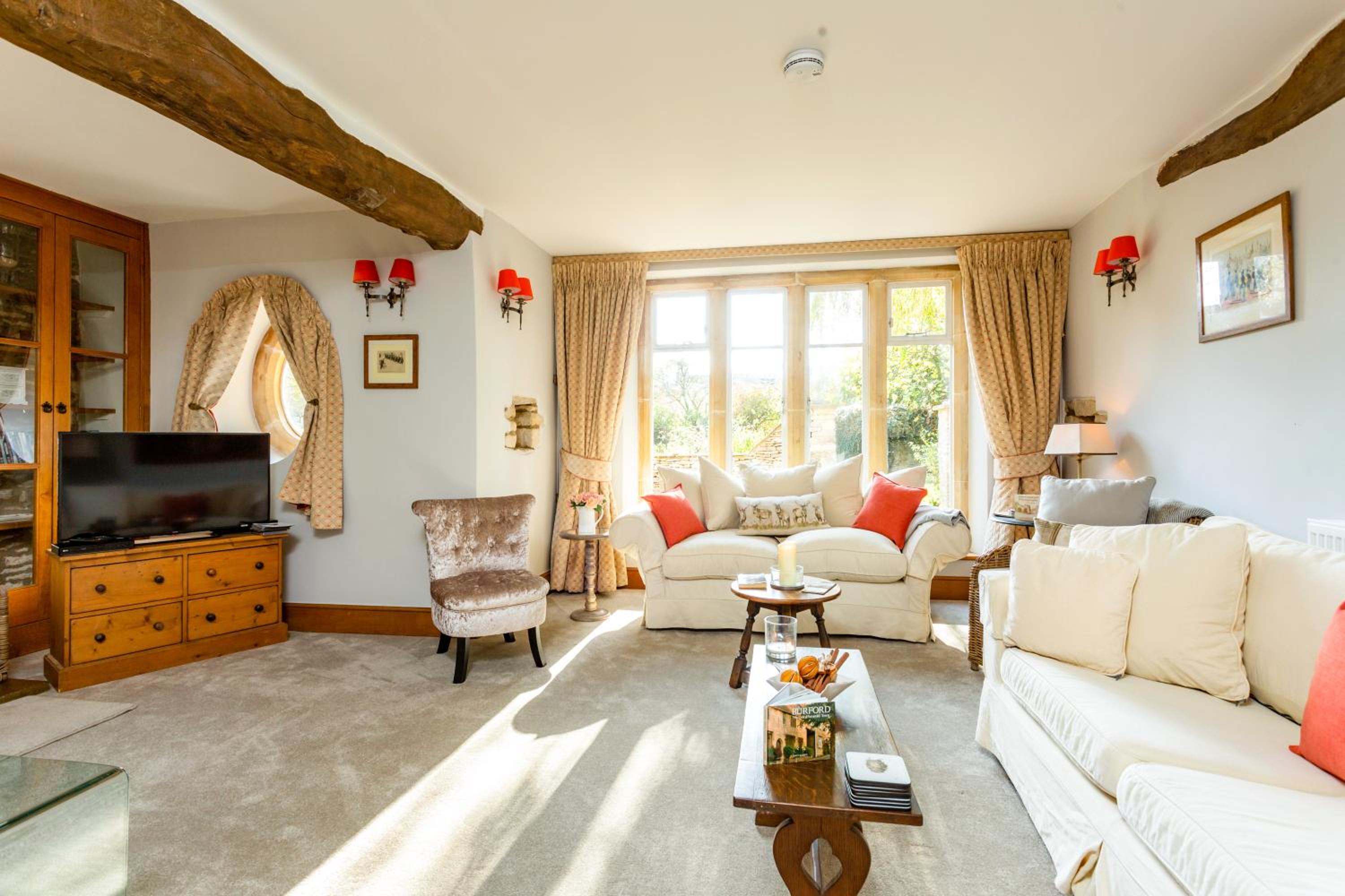 Dunford Barn Cotswolds with Hot Tub view 2