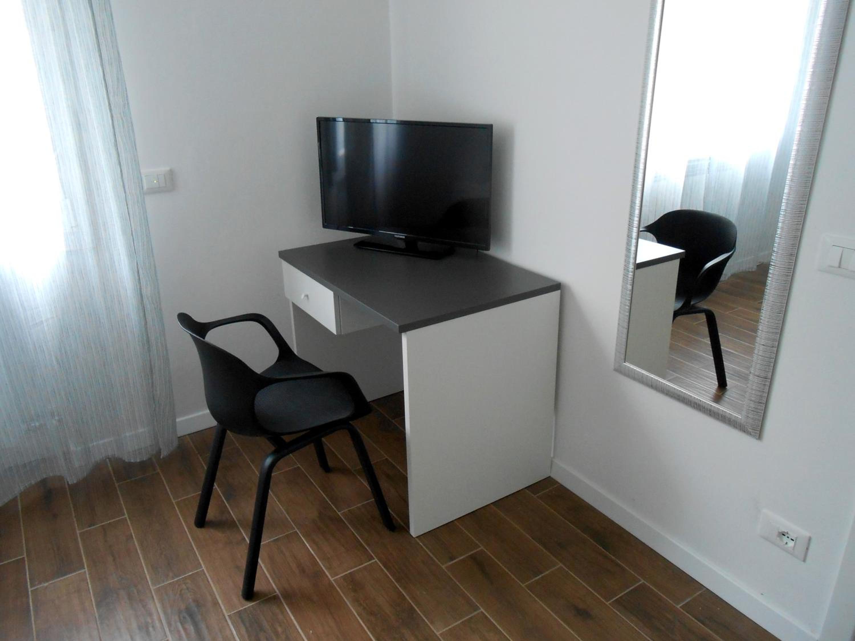 Photo 9