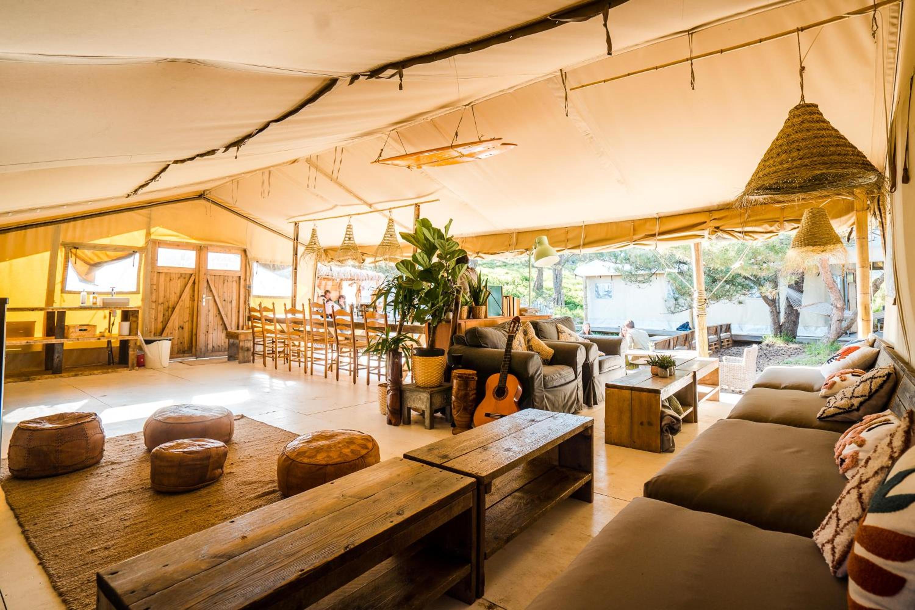 Surfana Camp Bloemendaal Hostel