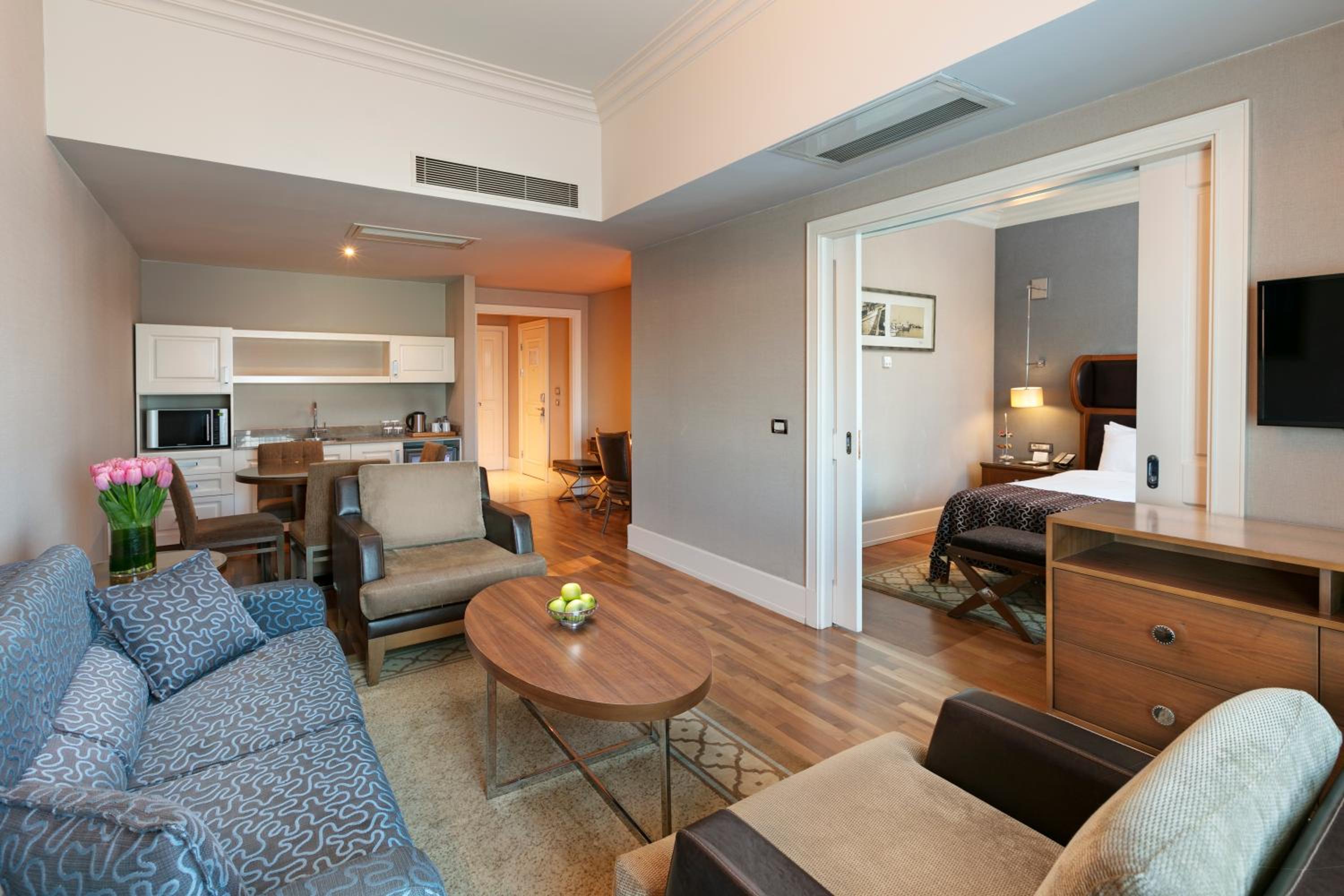 Titanic Business Kartal - Image 26