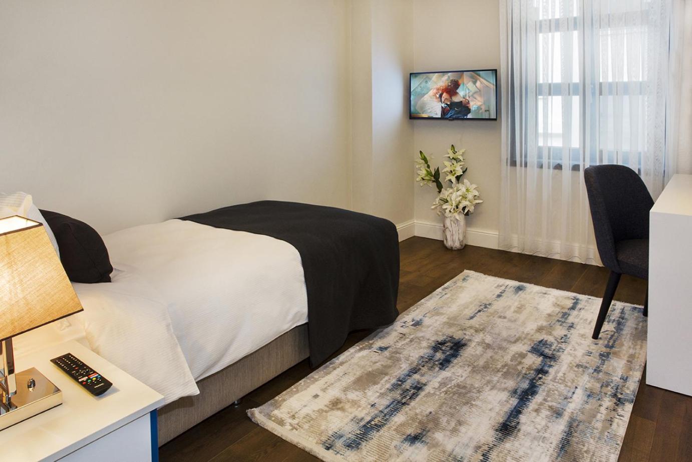 Garlon Residence - Image 69