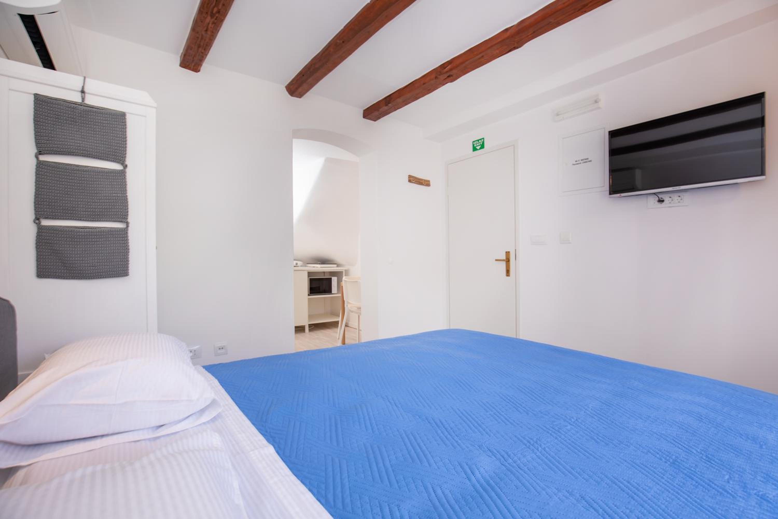Studio Apartment Bell