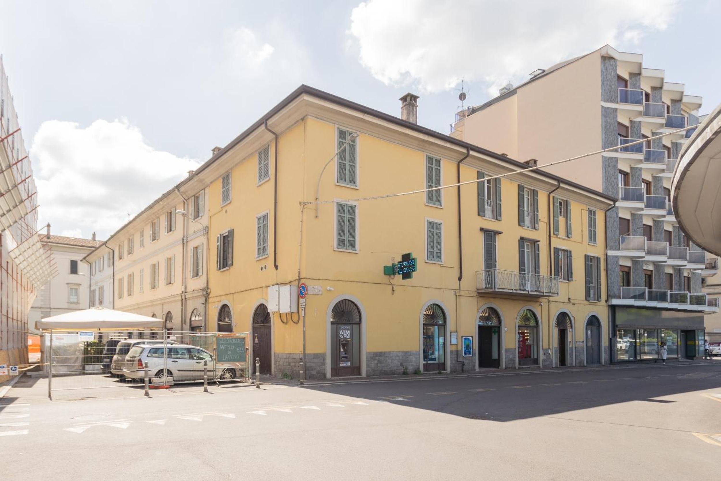 Sant'Agostino Apartments by Rent All Como view 4