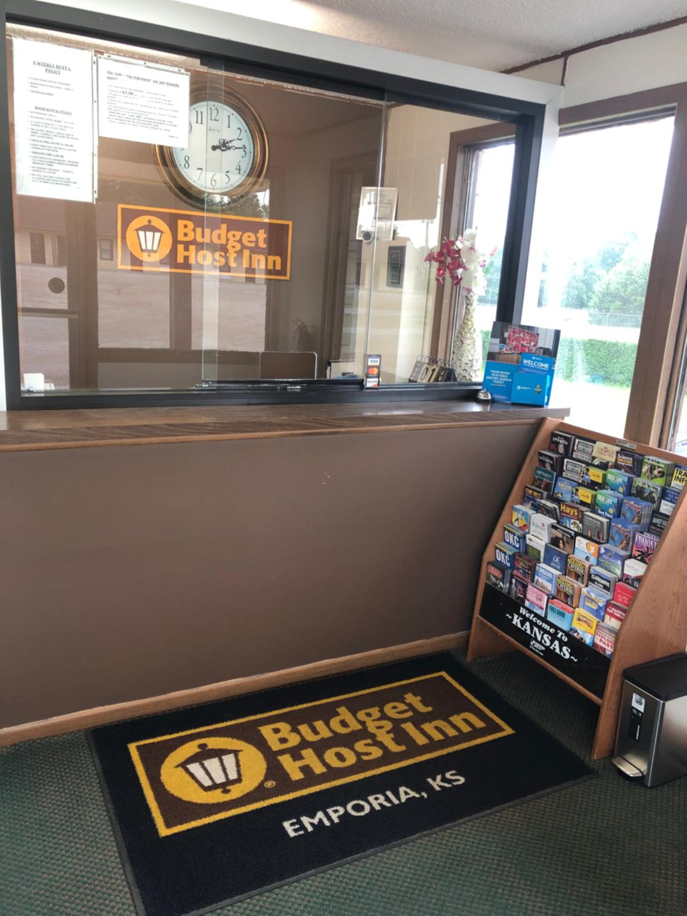 Emporia Vacations - Budget Host Inn - Emporia - Property Image 15