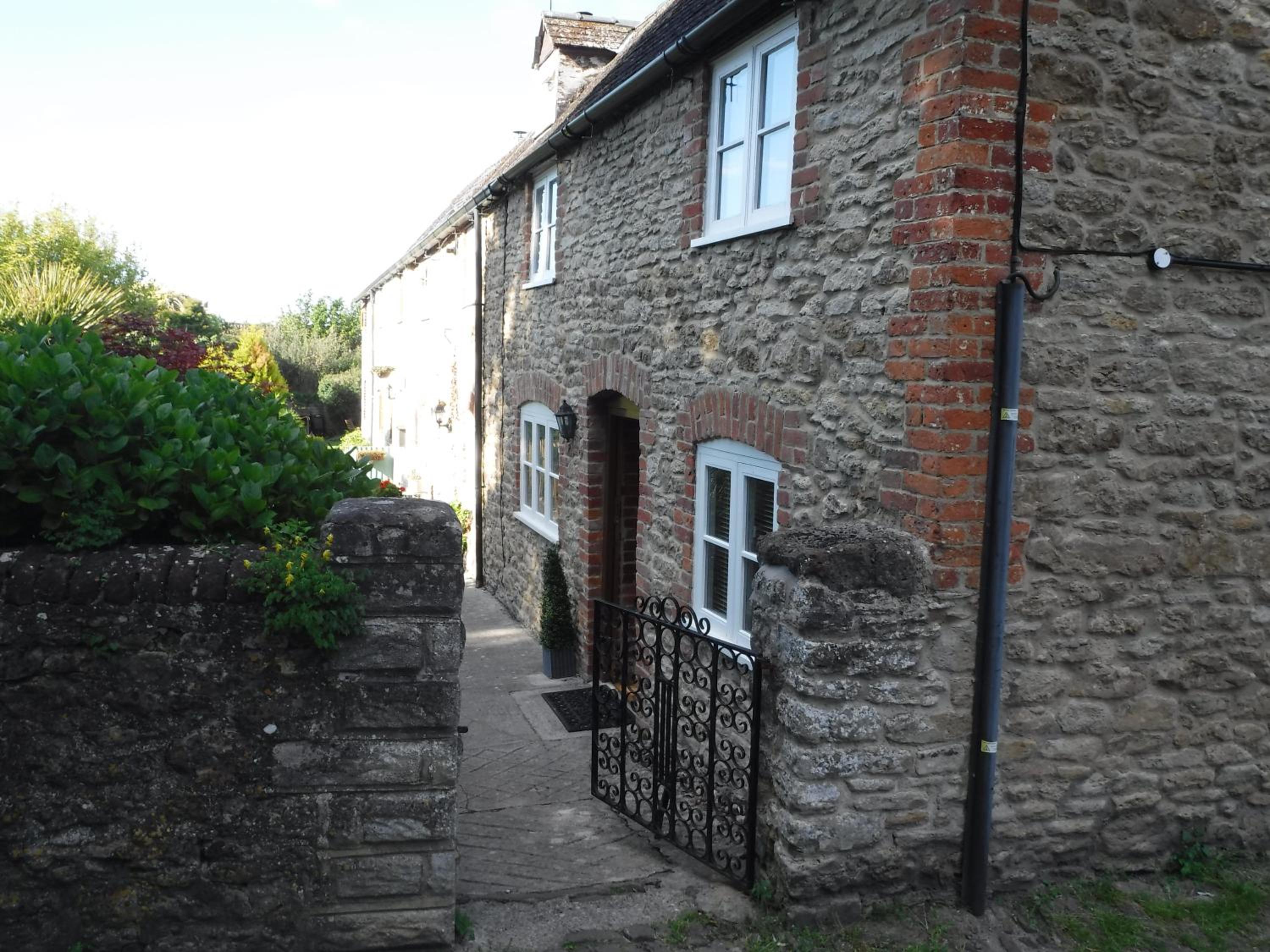 2 Vicarage Lane